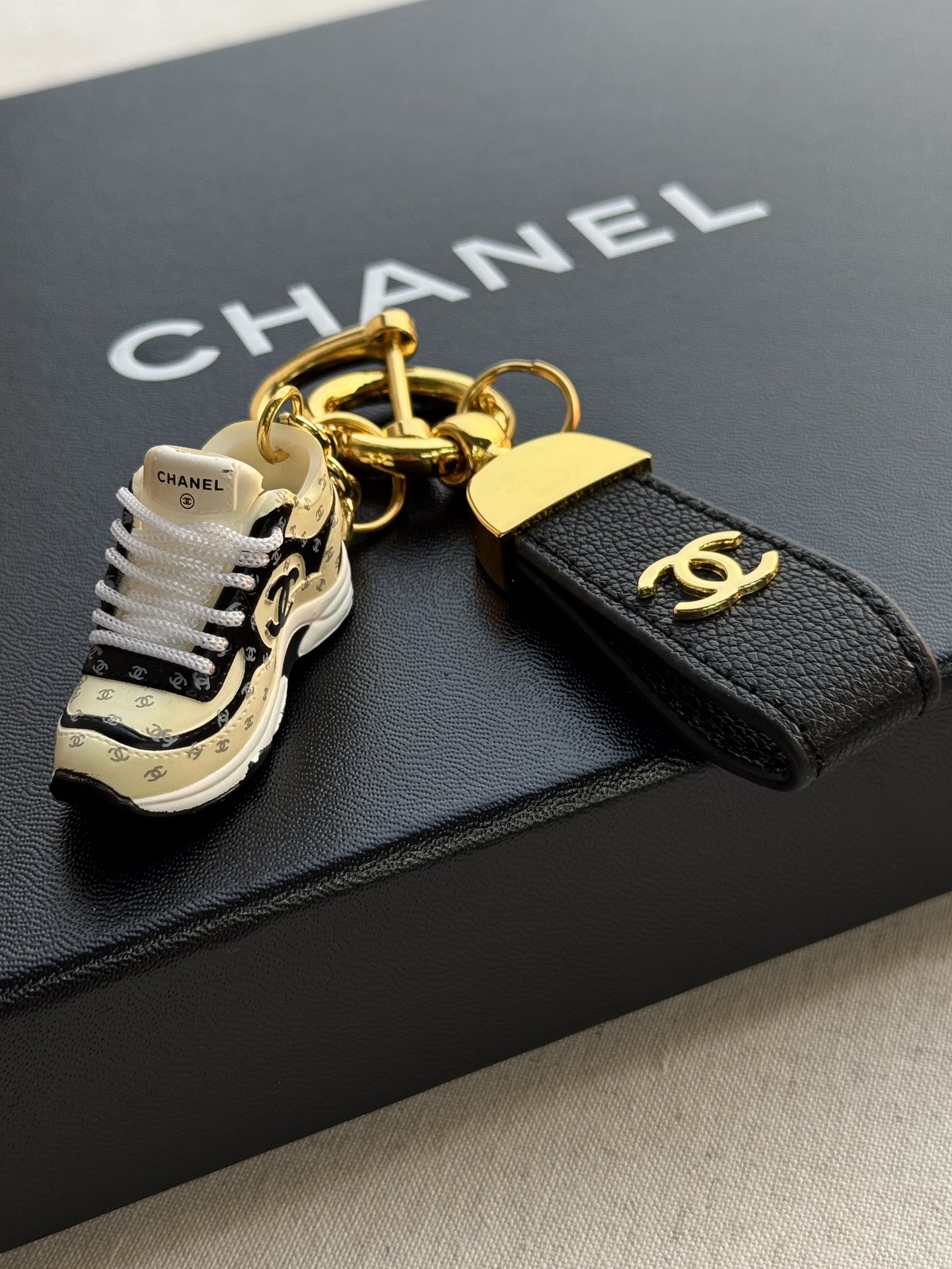 Bagsaaa Ch**el Key Charm