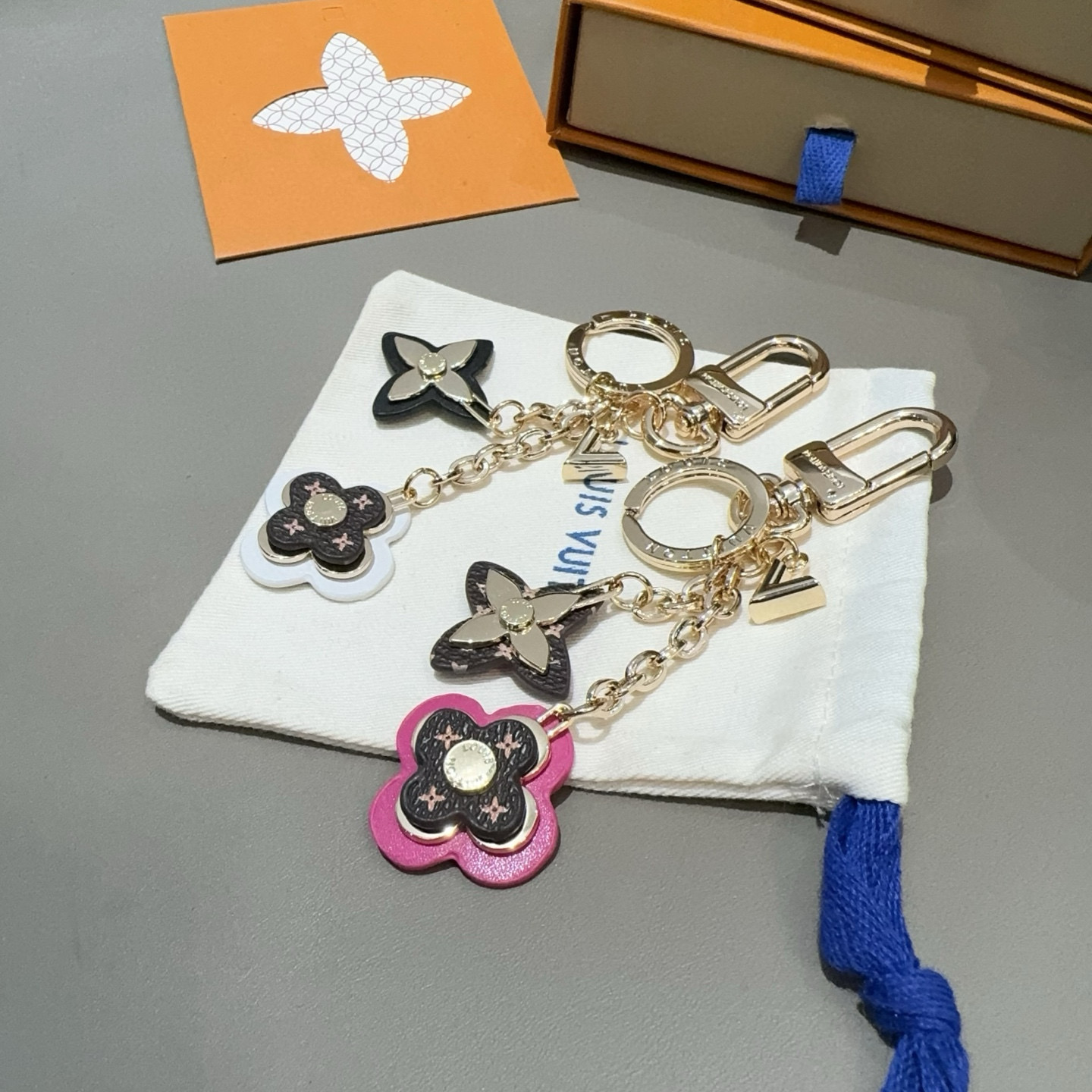 Bagsaaa LV Bag Charm 01