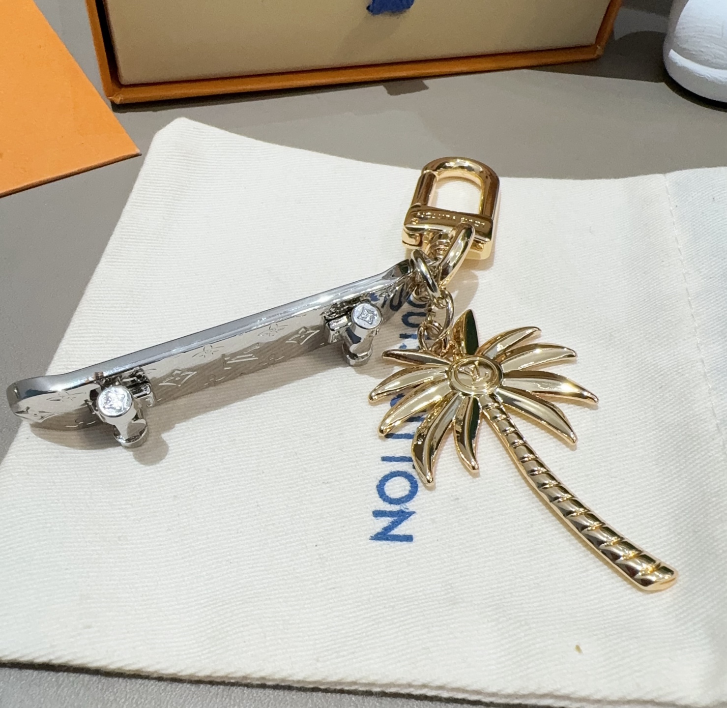 Bagsaaa LV Key Charm 03