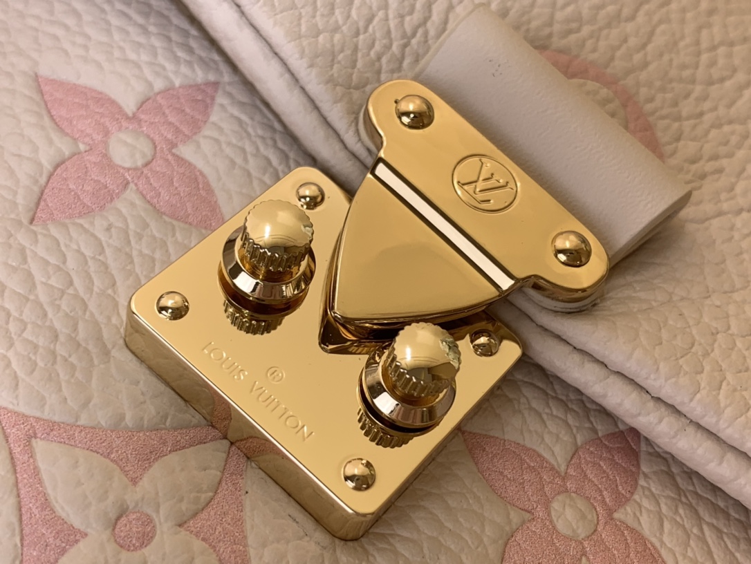 Bagsaaa LV M25596 Nano Madeleine Dream Beige - 21cm