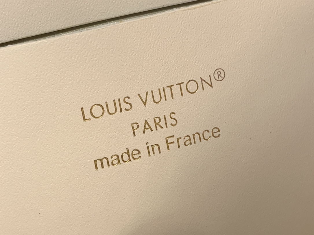 Bagsaaa LV M25596 Nano Madeleine Dream Beige - 21cm