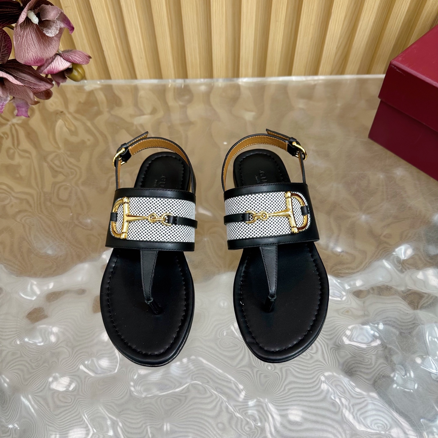 Bagsaaa Gvc*1 Women's thong sandal with Horsebit 834431 black
