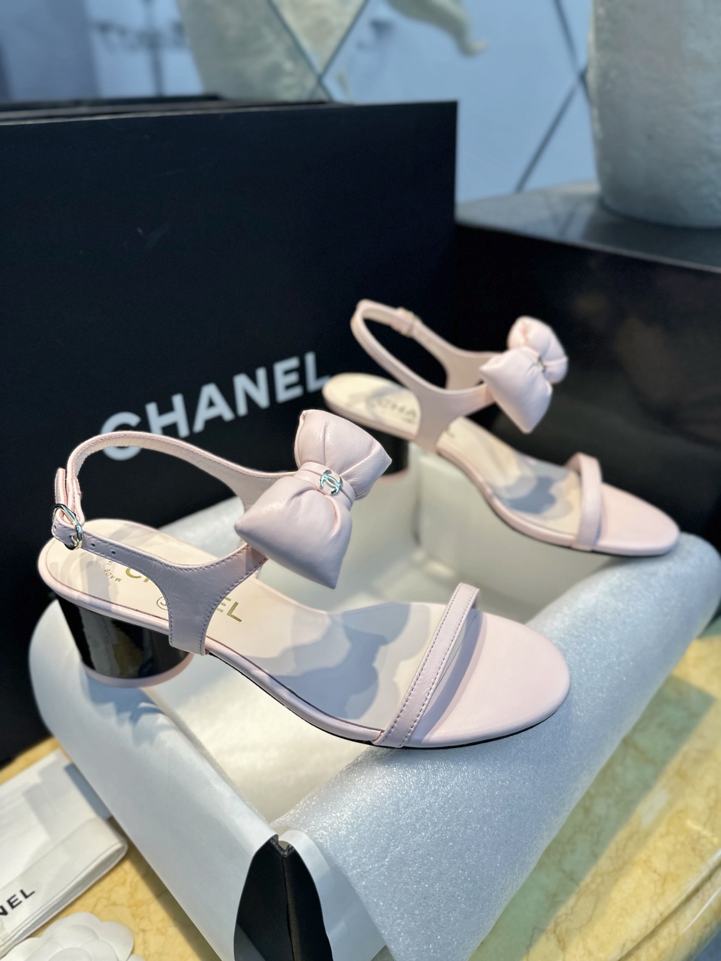 Bagsaaa Ch**el Sandals G46192 light pink