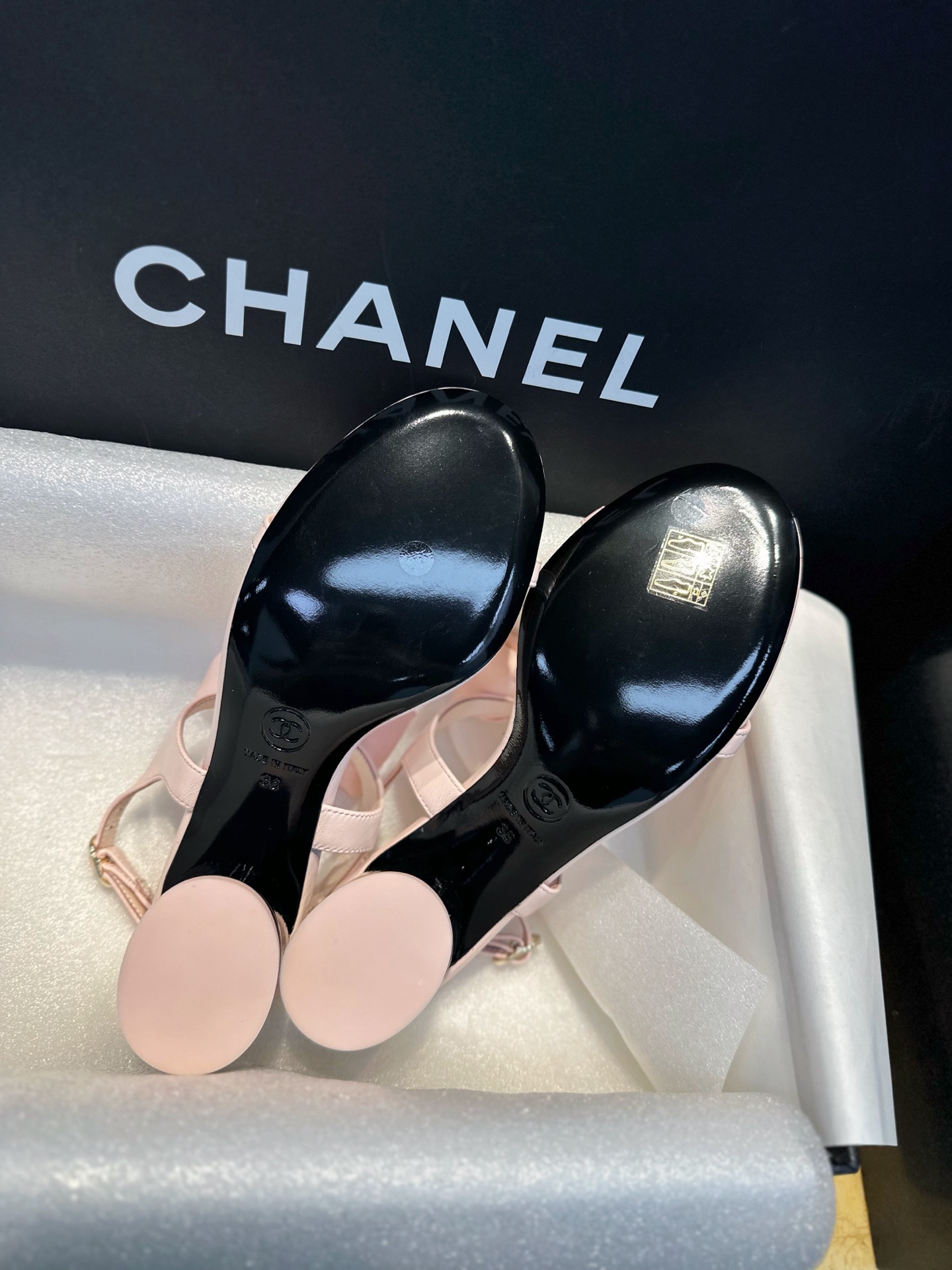 Bagsaaa Ch**el Sandals G46192 light pink