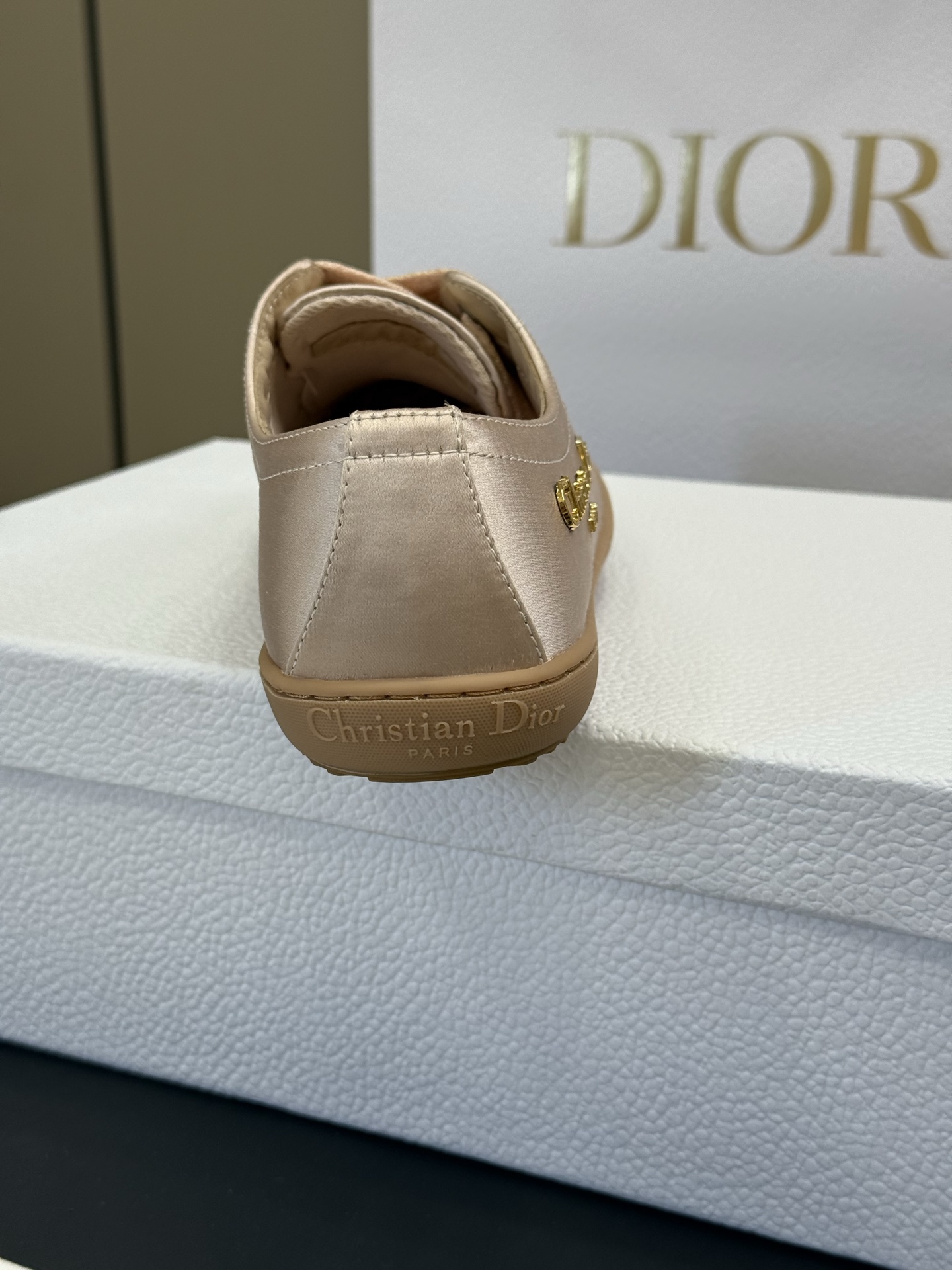 Bagsaaa D10r Lucky Sneaker Nude Satin
