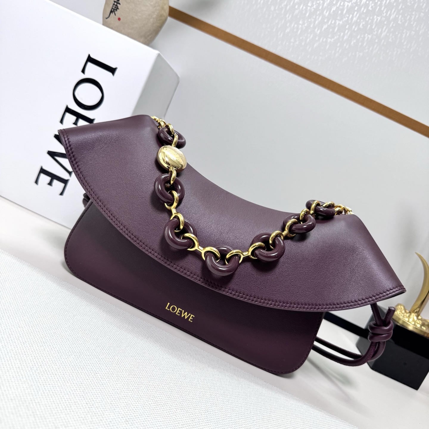 Bagsaaa L0ew* Medium Ola bag in smooth calfskin Dark Burgundy - 26cm