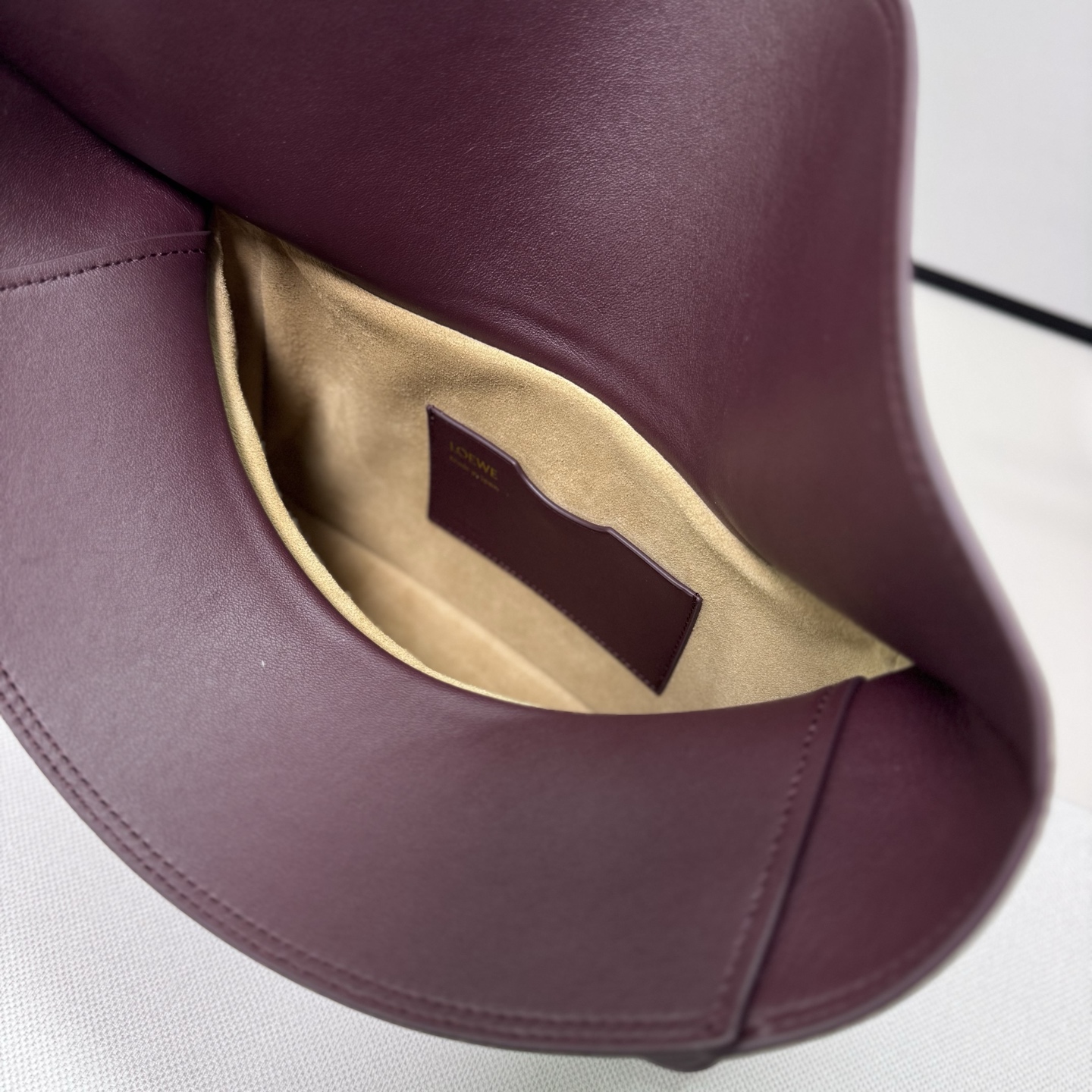 Bagsaaa L0ew* Medium Ola bag in smooth calfskin Dark Burgundy - 26cm