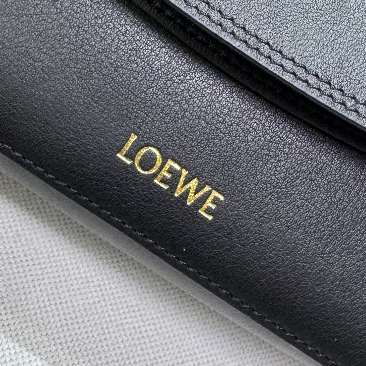 Bagsaaa L0ew* Medium Ola bag in smooth calfskin Black - 26cm