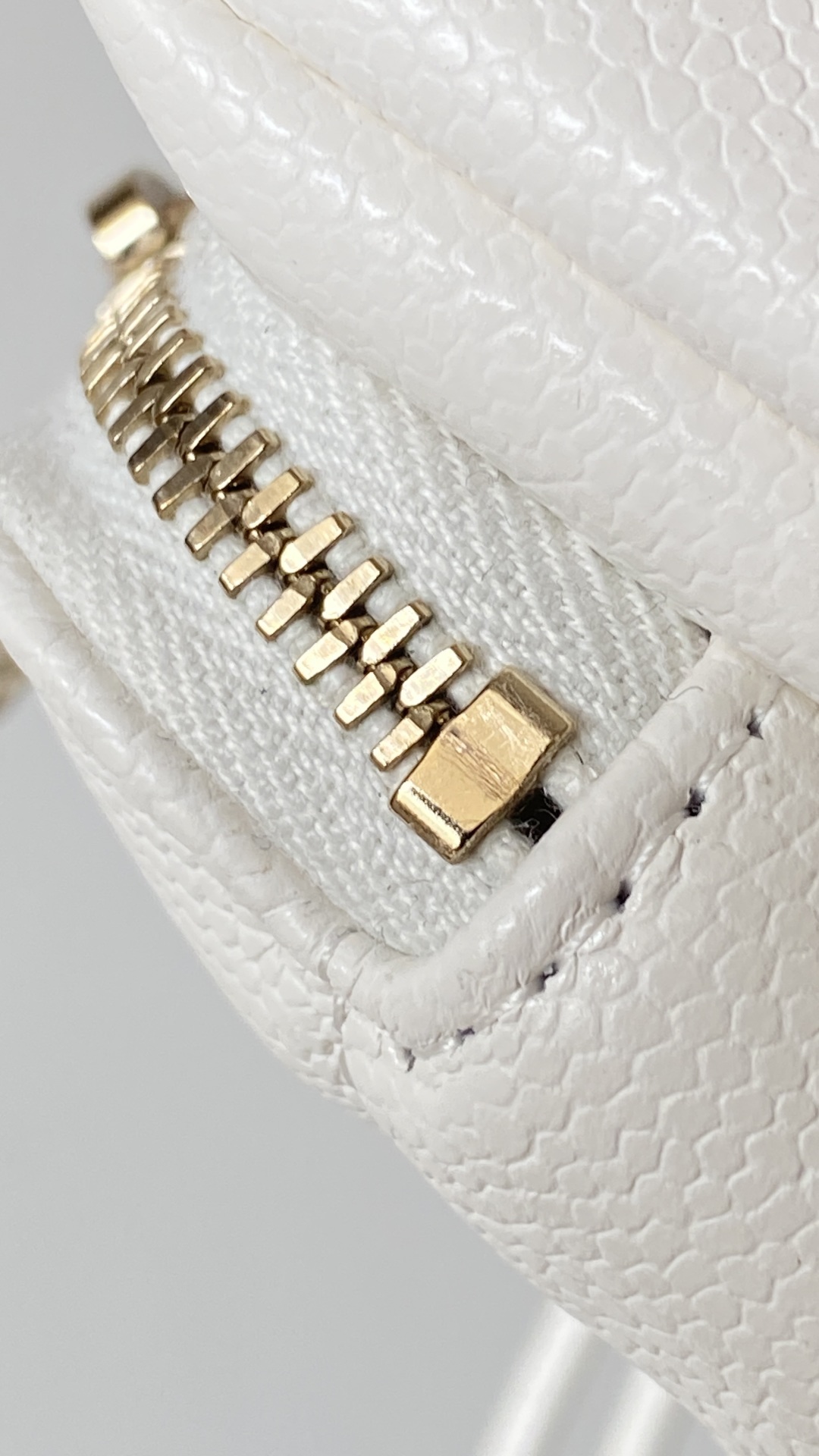 Bagsaaa Ch**el Clutch with chain AP4775 White Caviar - 15cm