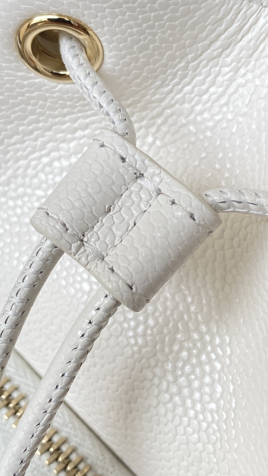 Bagsaaa Ch**el Clutch with chain AP4775 White Caviar - 15cm