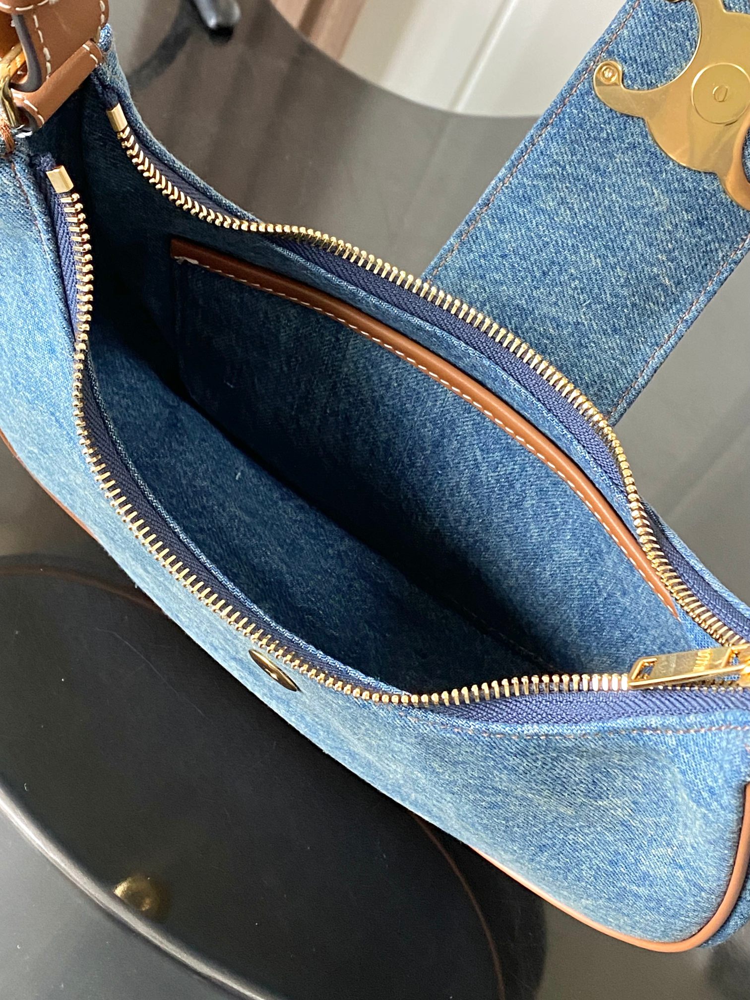 Bagsaaa Ce1i*e Medium Ava Triomphe Bag In Denim 114492 - 24.5cm