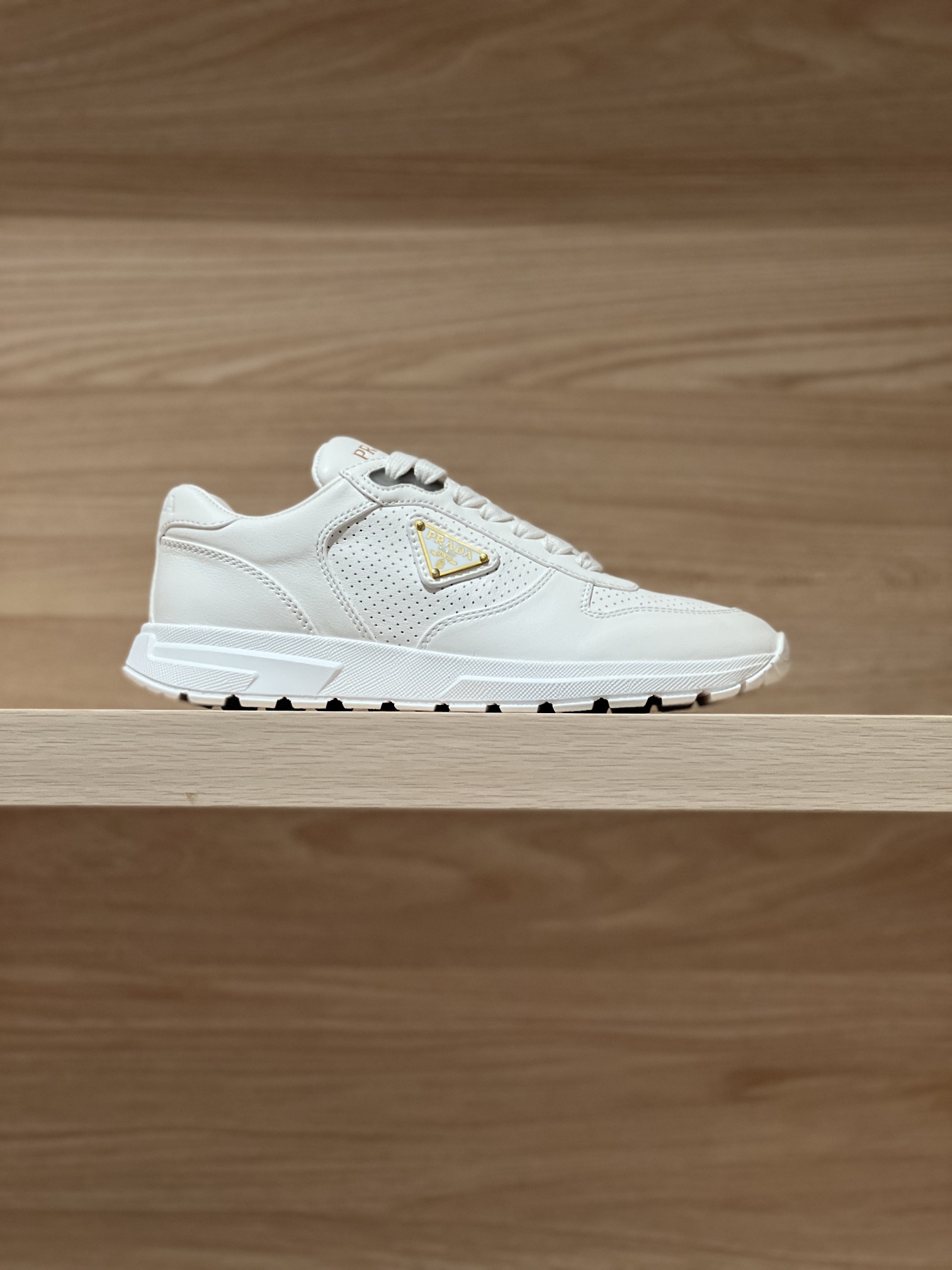 Bagsaaa Pra*a PRAX 2.0 leather sneakers ivory