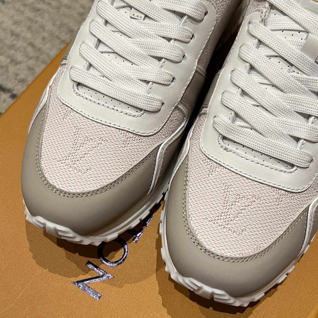 Bagsaaa LV Run Away Trainers Beige