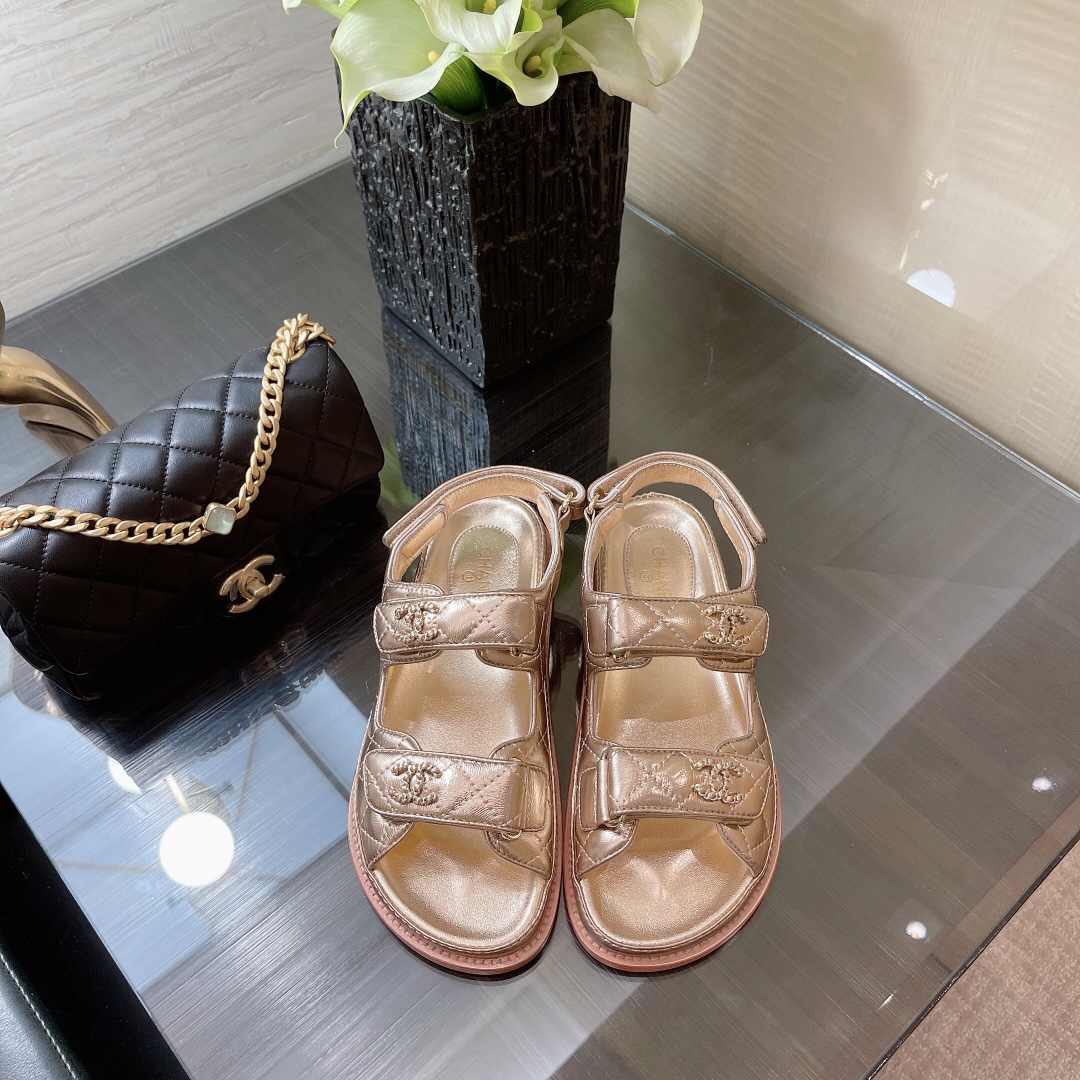 Bagsaaa Ch**el Sandals G35927 metallic rose gold