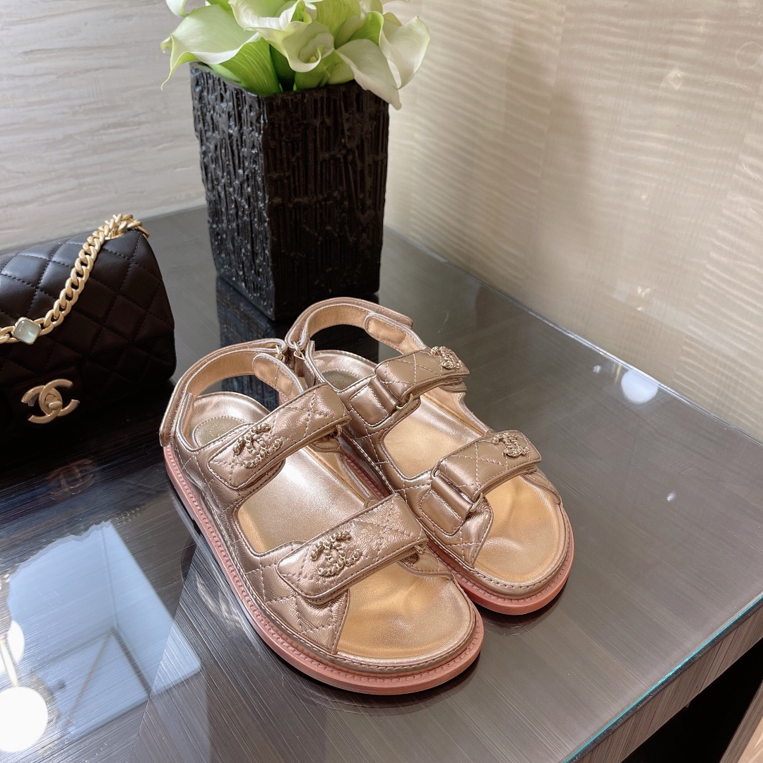 Bagsaaa Ch**el Sandals G35927 metallic rose gold