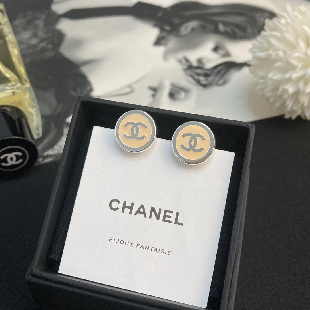 Bagsaaa Ch**el Earrings 19