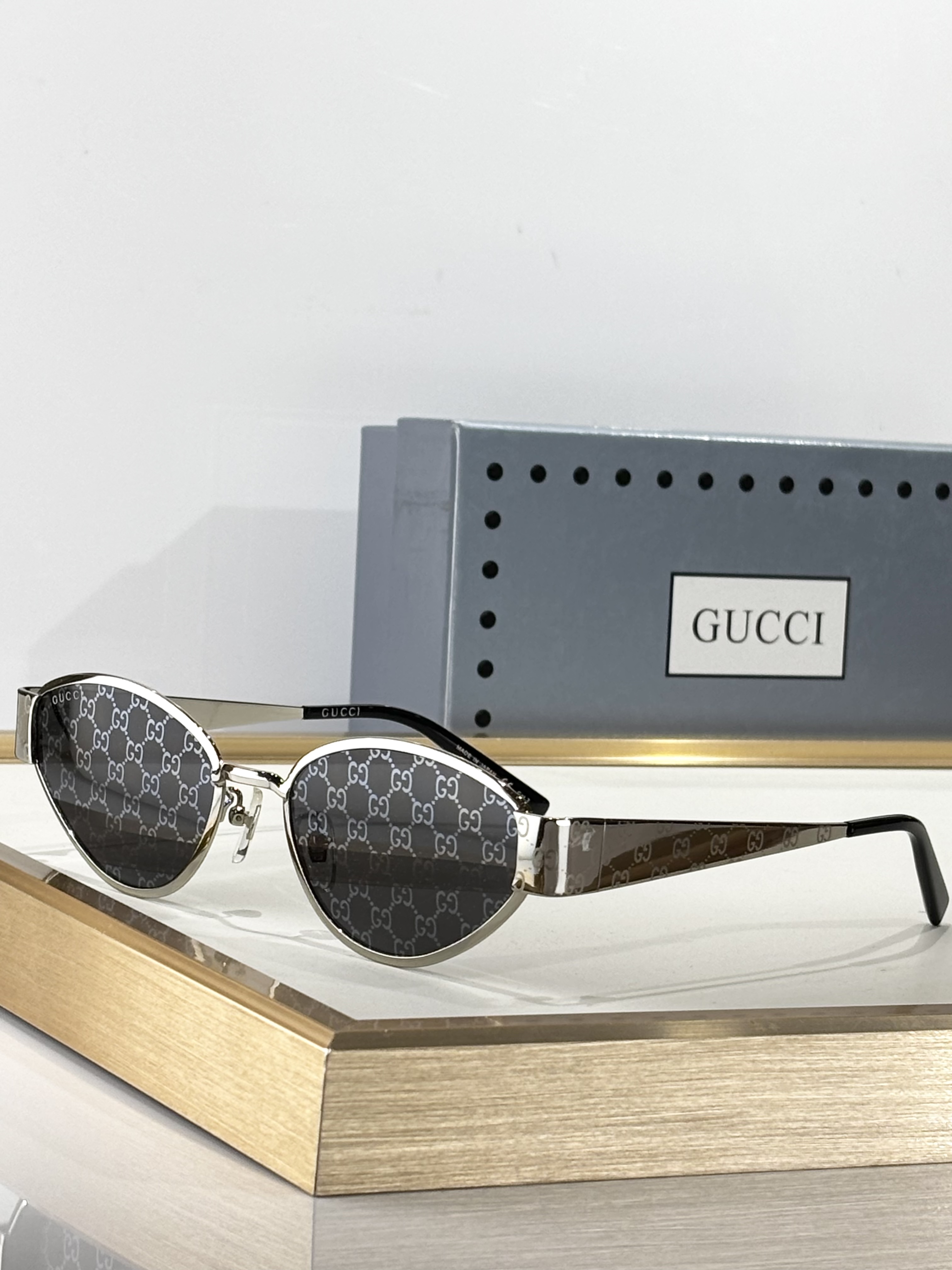 Bagsaaa Gvc*1 Sunglasses 01