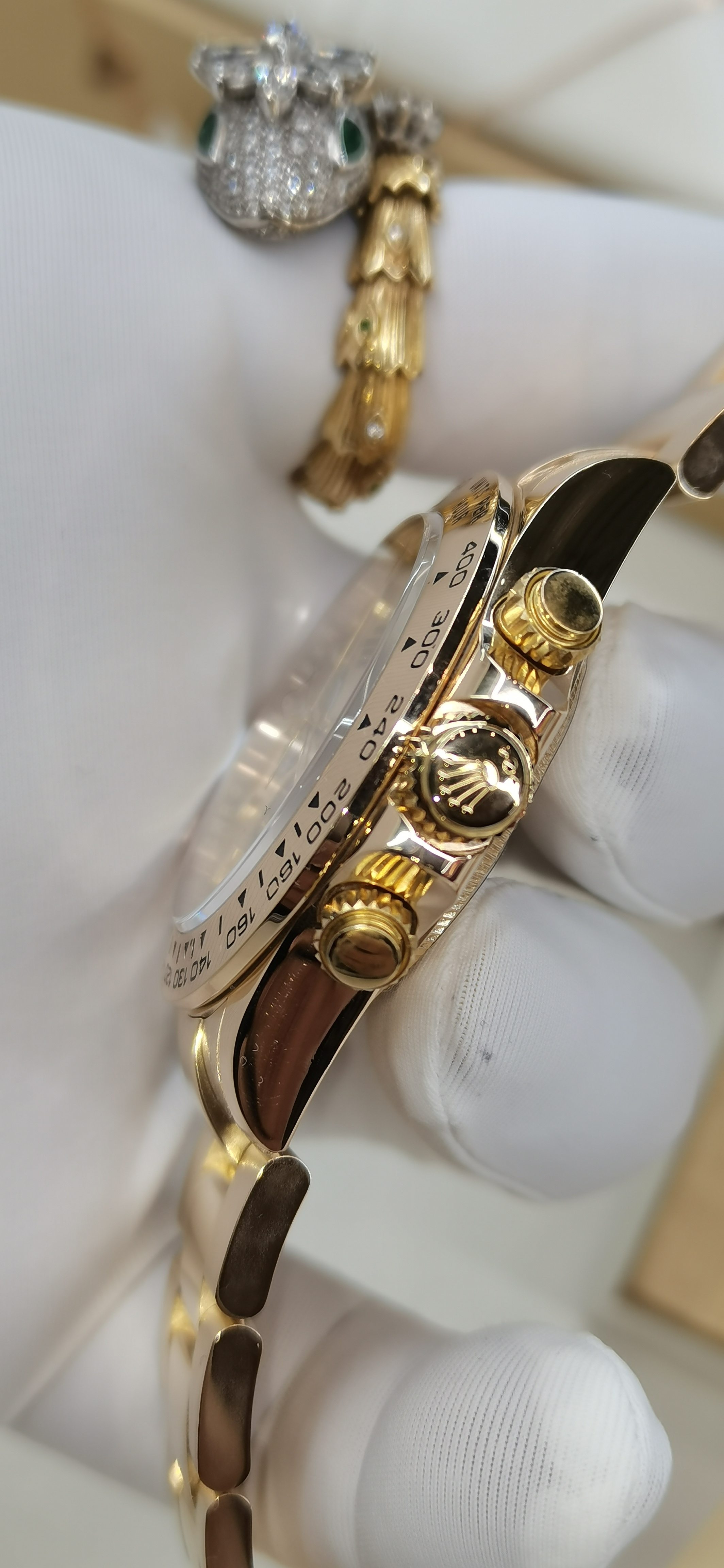 Bagsaaa R01ex Watch Gold & Black - 40mm