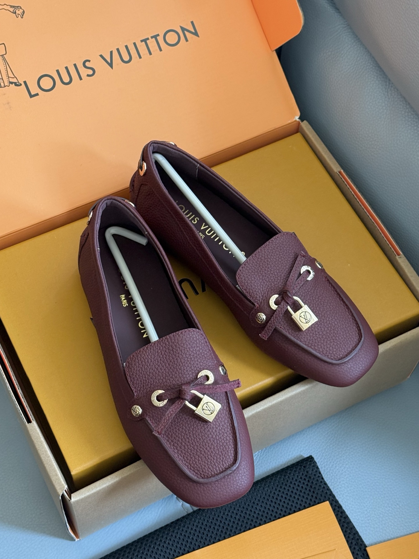 Bagsaaa LV Flore Car Shoe Bordeaux Red
