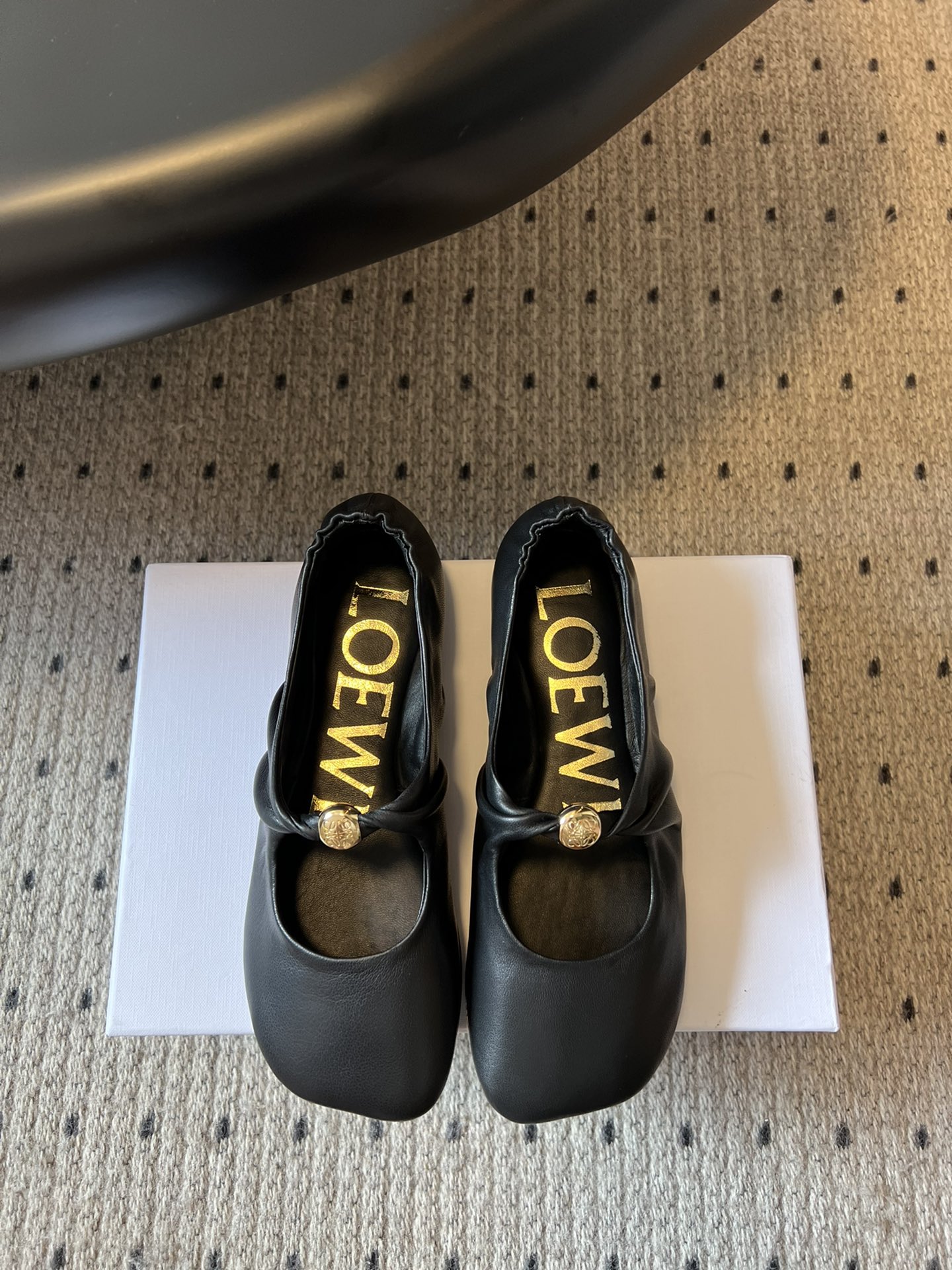 Bagsaaa L0ew* Pebble Soft ballerina in nappa lambskin black