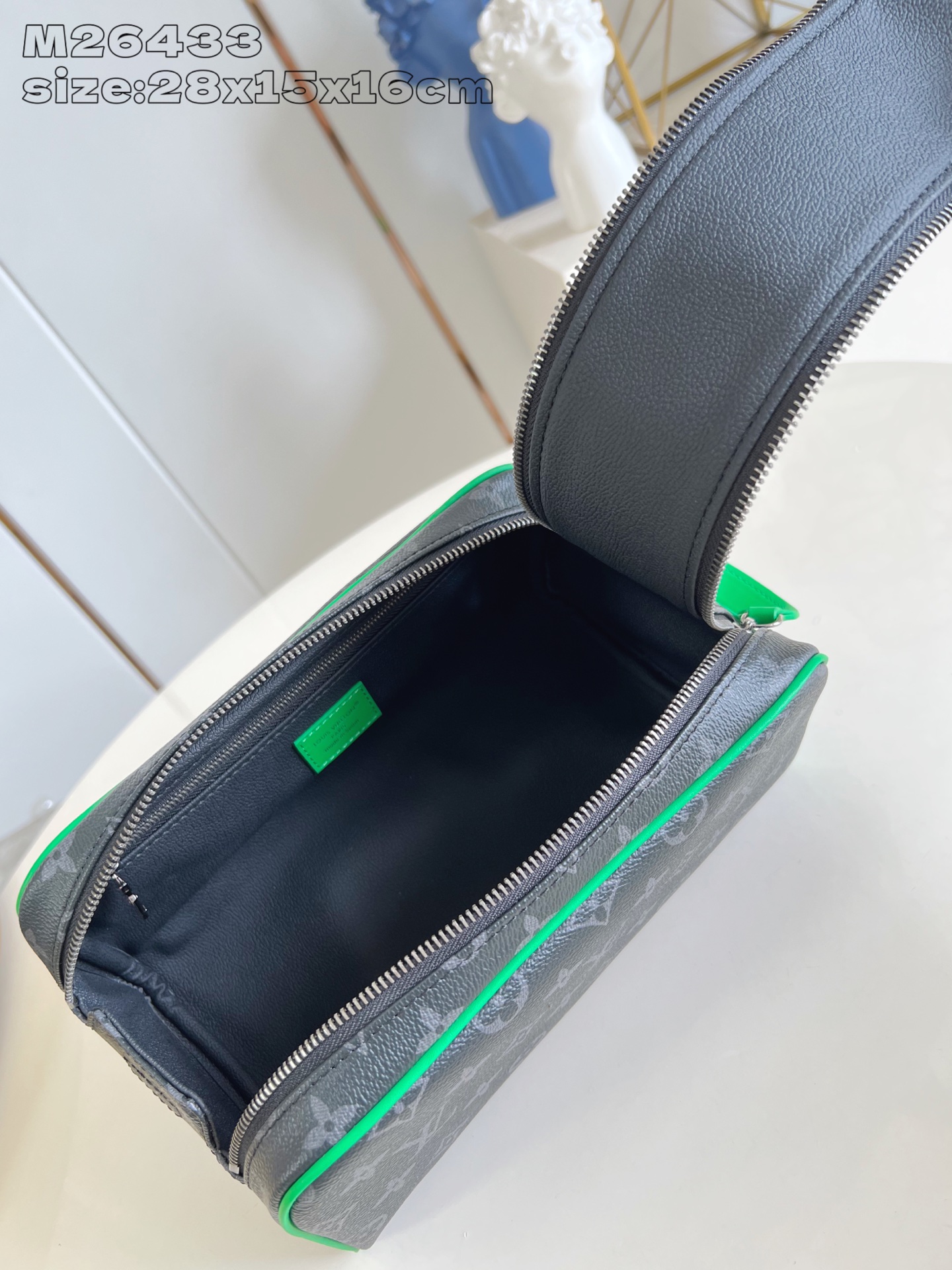 Bagsaaa LV M26433 Dopp Kit Black - 28cm