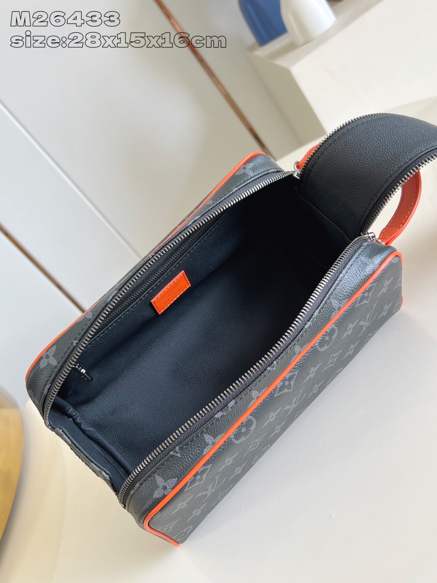 Bagsaaa LV M15246 Dopp Kit Black - 28cm