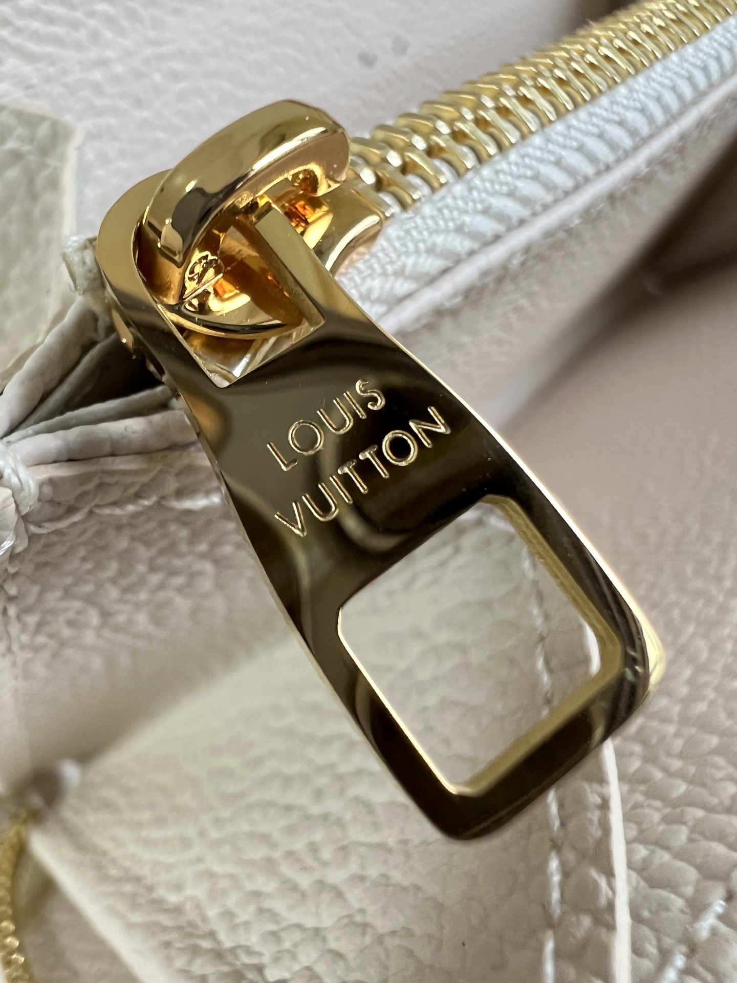 Bagsaaa LV M25594 Zippy Wallet Dream Beige - 19.5cm