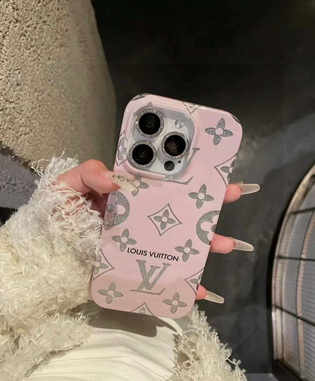 Bagsaaa LV phonecase 04