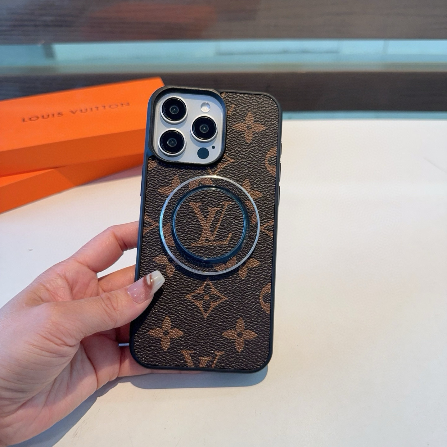 Bagsaaa LV Phonecase 07