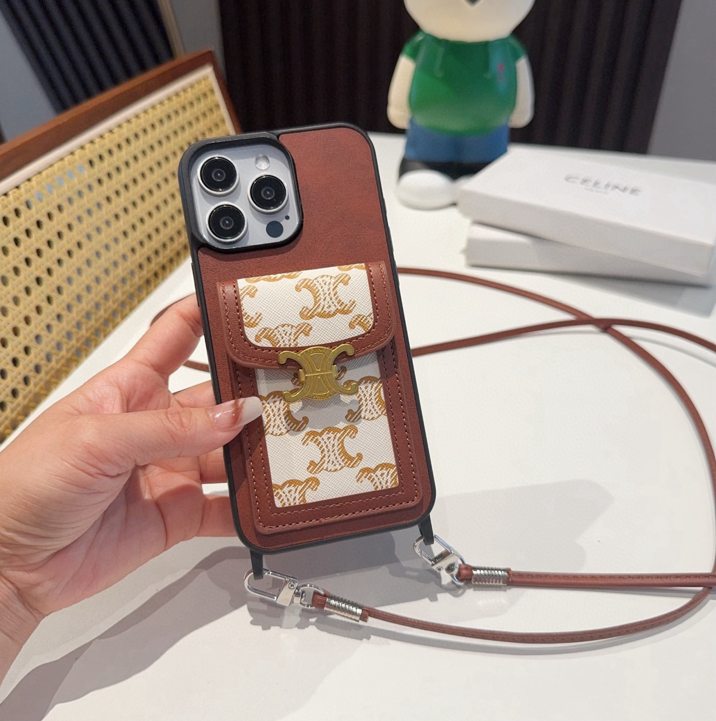 Bagsaaa Ce1i*e phonecase 04