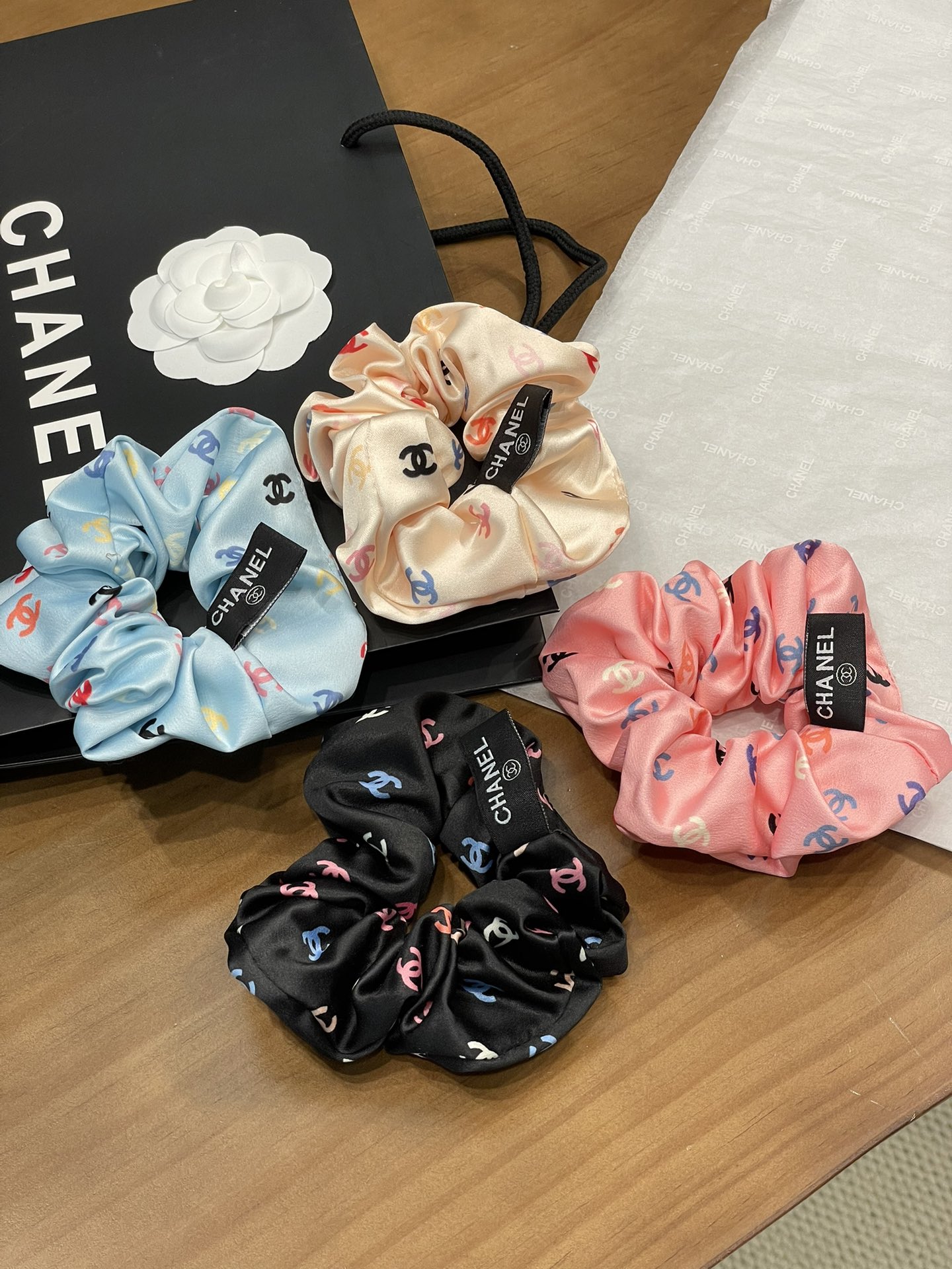 Bagsaaa Ch**el Scrunchies Set