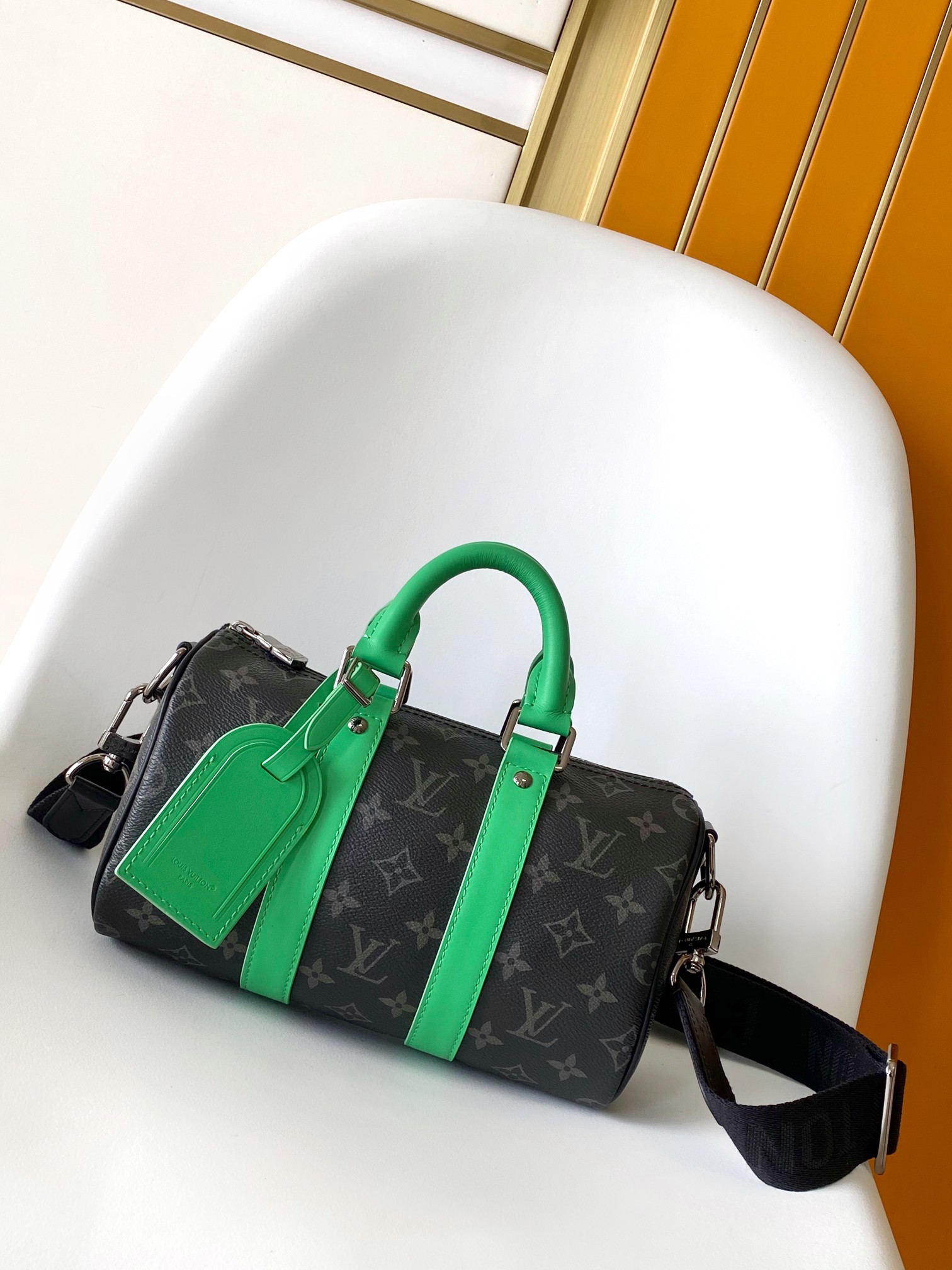 Bagsaaa LV M25885 Keepall Bandoulière 25 Bamboo Green - 25cm