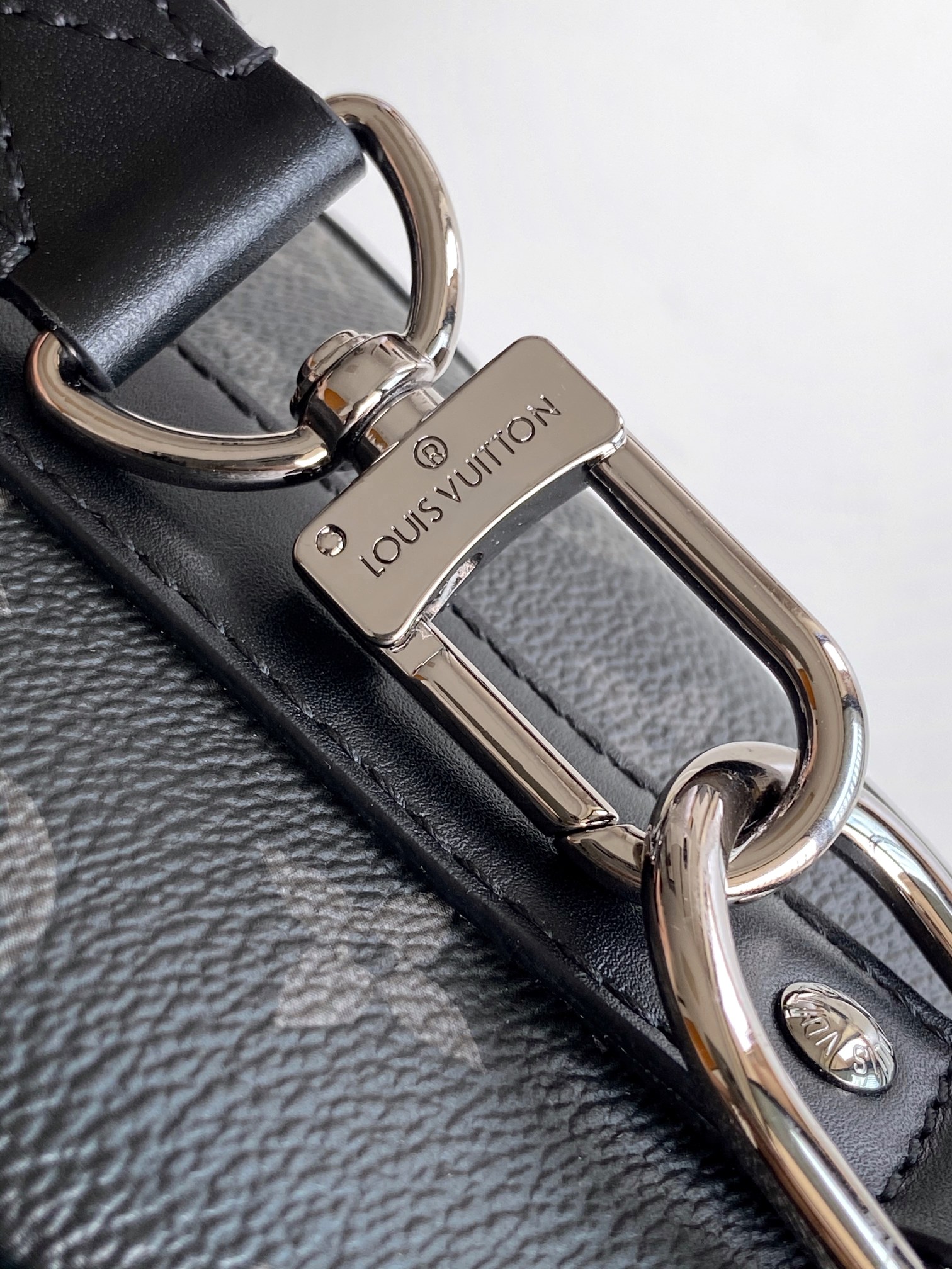 Bagsaaa LV M25885 Keepall Bandoulière 25 Bamboo Green - 25cm