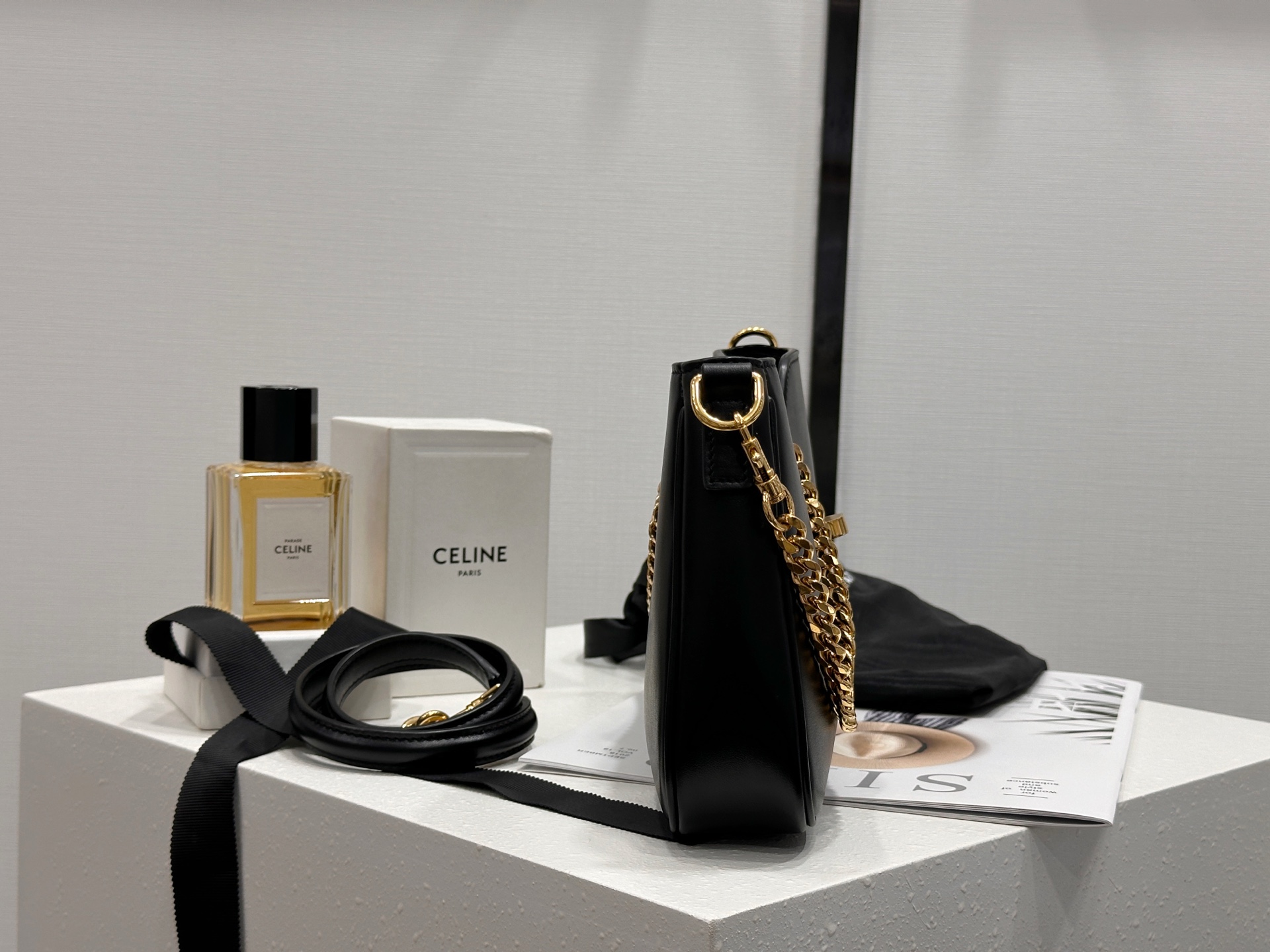 Bagsaaa Ce1i*e Shoulder Camille 16 Soft In Smooth Calfskin 122073 black - 27cm