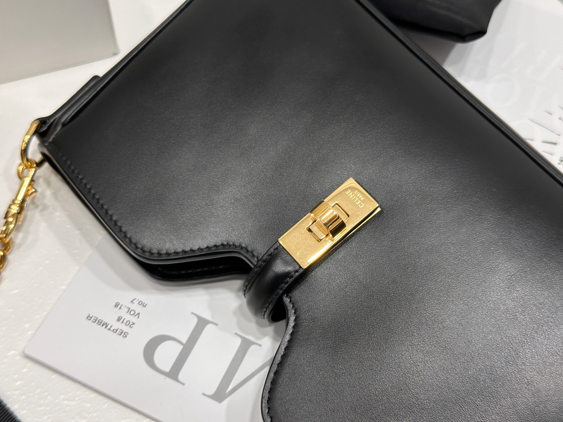 Bagsaaa Ce1i*e Shoulder Camille 16 Soft In Smooth Calfskin 122073 black - 27cm