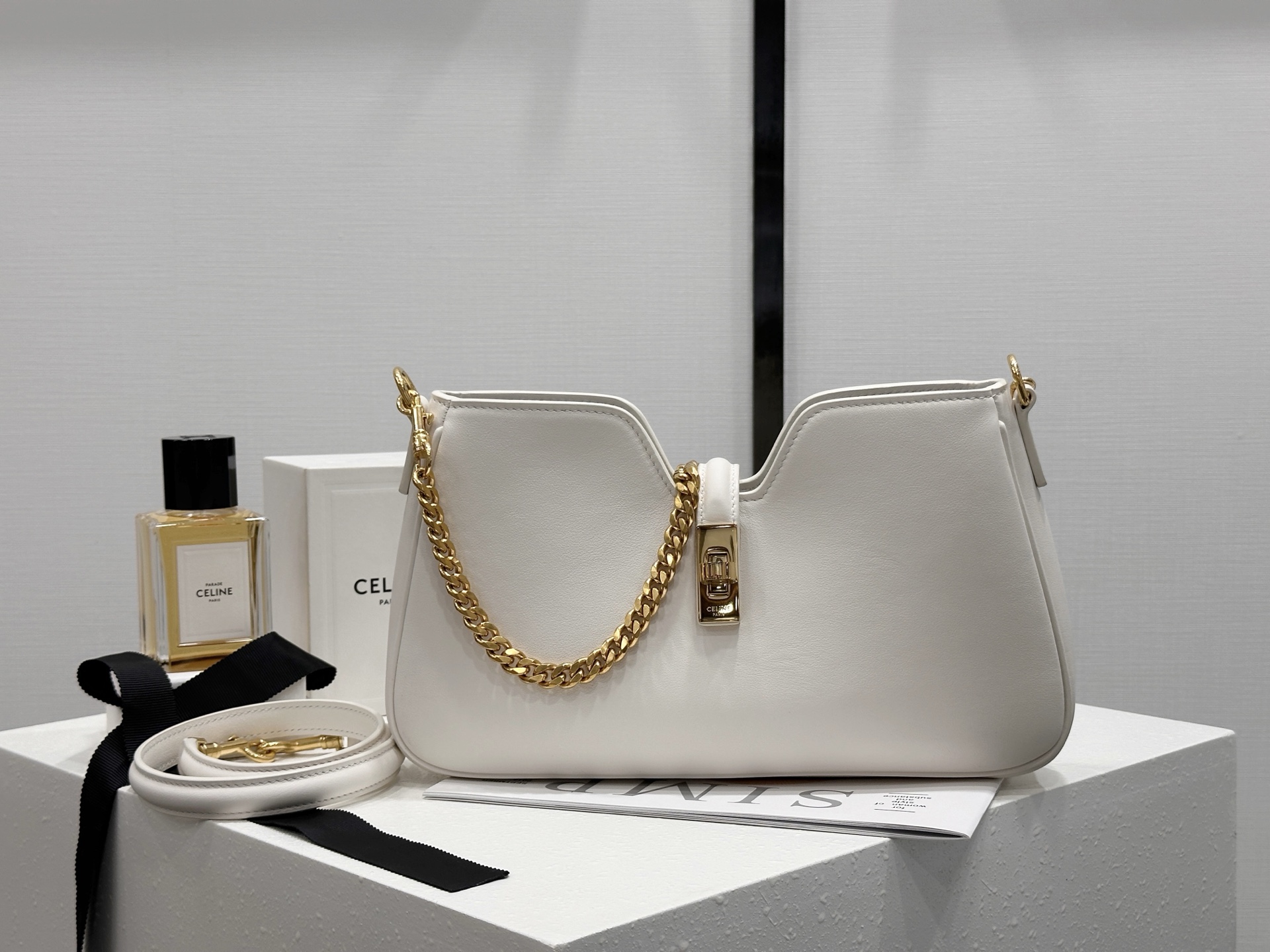 Bagsaaa Ce1i*e Shoulder Camille 16 Soft In Smooth Calfskin 122073 white - 27cm