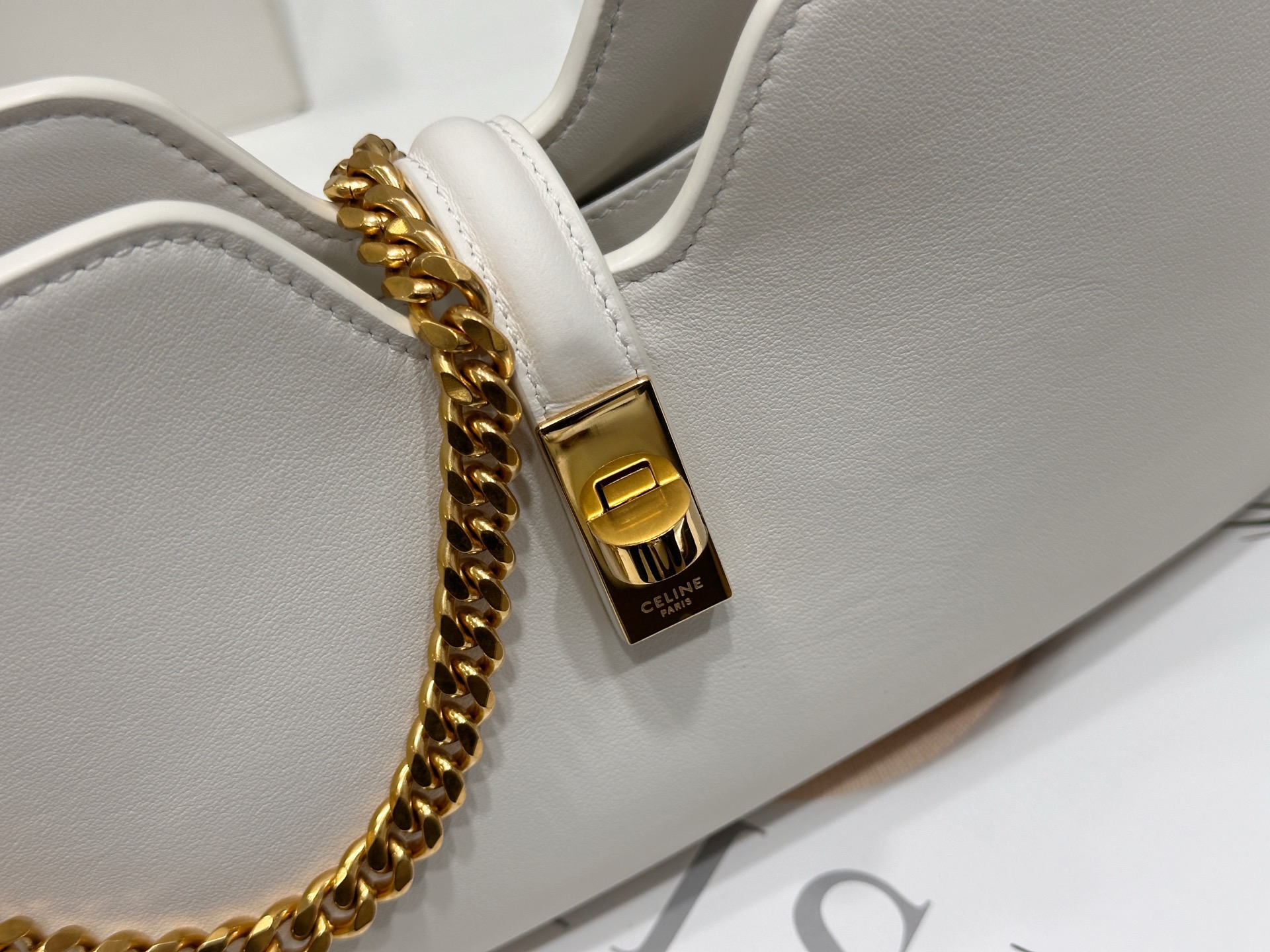 Bagsaaa Ce1i*e Shoulder Camille 16 Soft In Smooth Calfskin 122073 white - 27cm