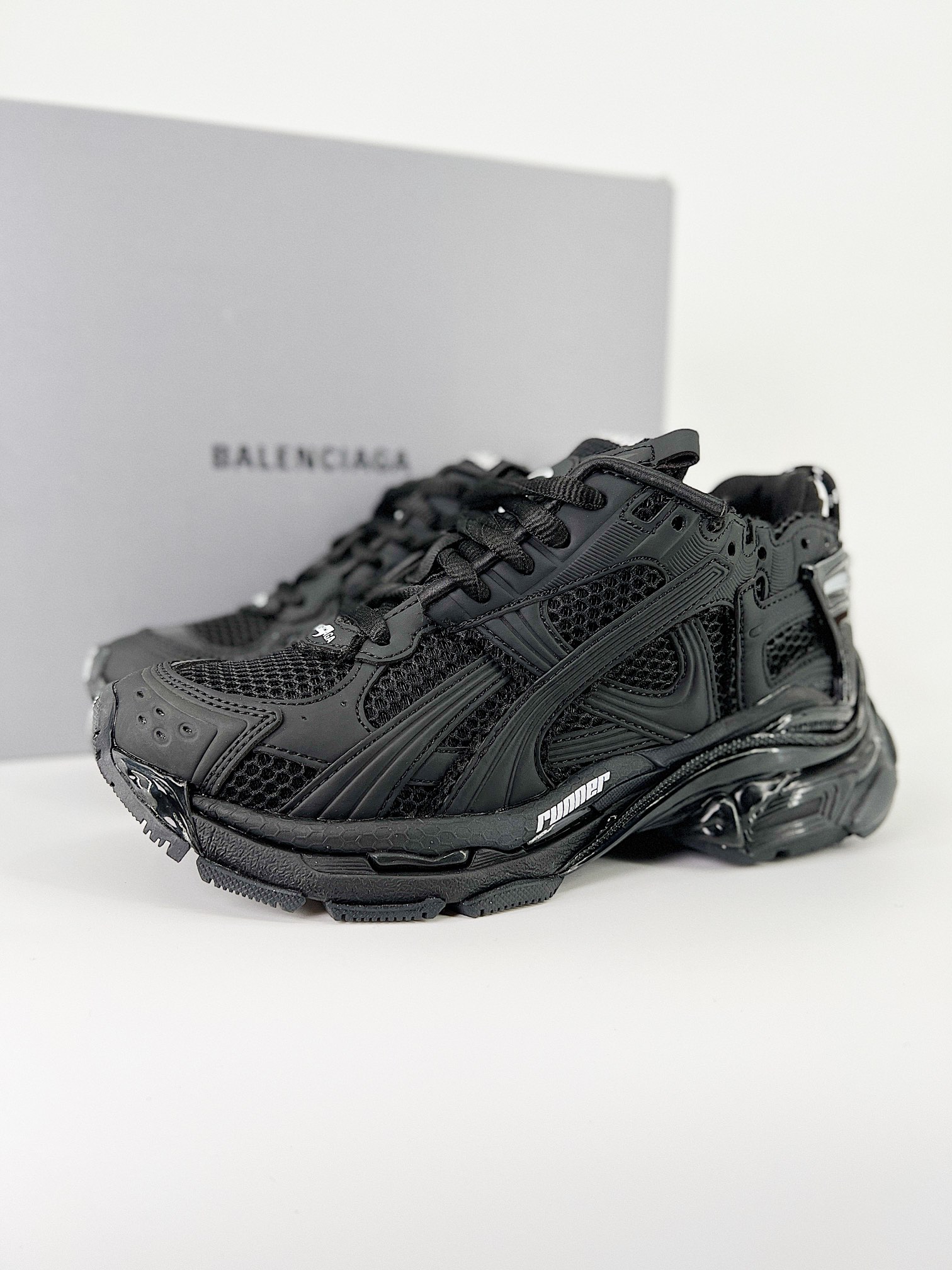 Bagsaaa Ba1en*iaga Mesh Runner Sneakers Black