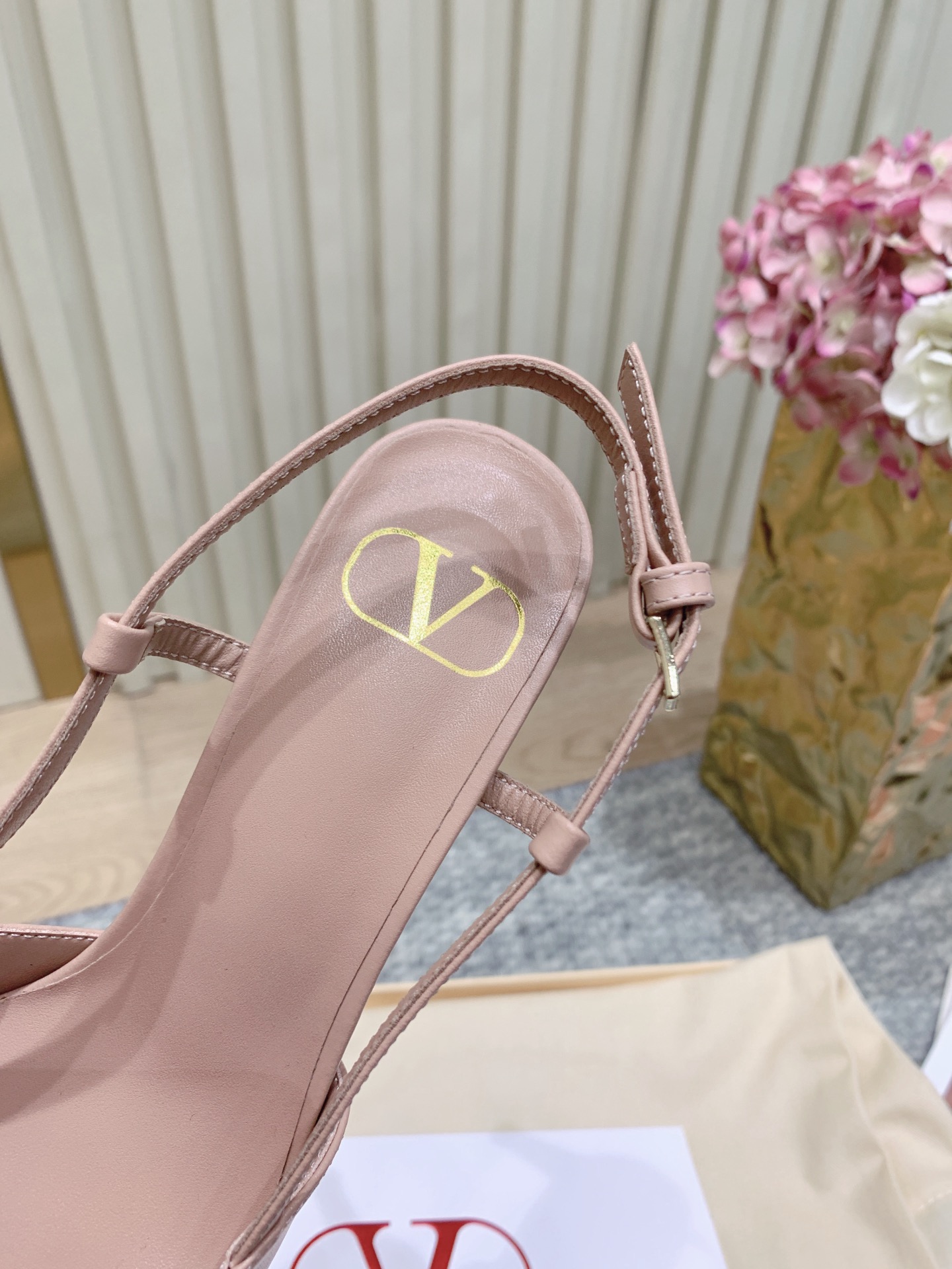Bagsaaa Va1e*ntin0 Vlogo Signature Slingback Calfskin Pump With Jewel Logo 80Mm