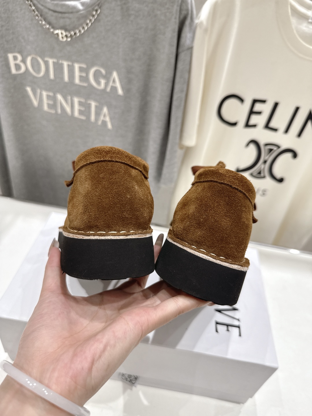 Bagsaaa L0ew* Faro lace-up in suede calfskin brown