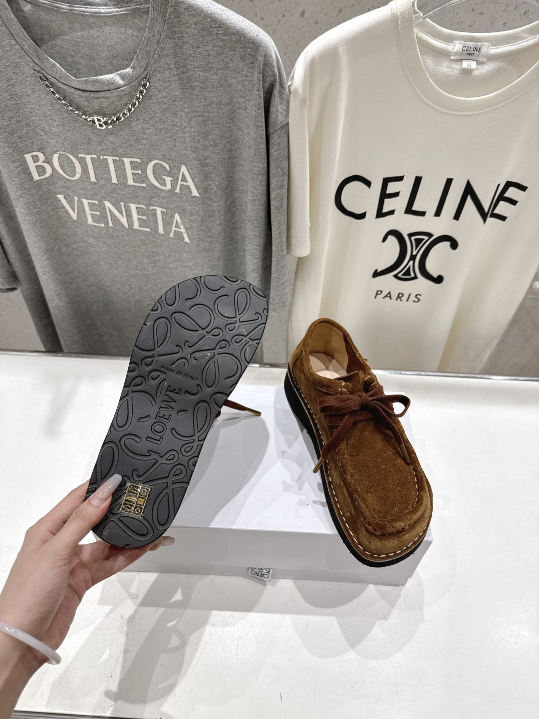 Bagsaaa L0ew* Faro lace-up in suede calfskin brown