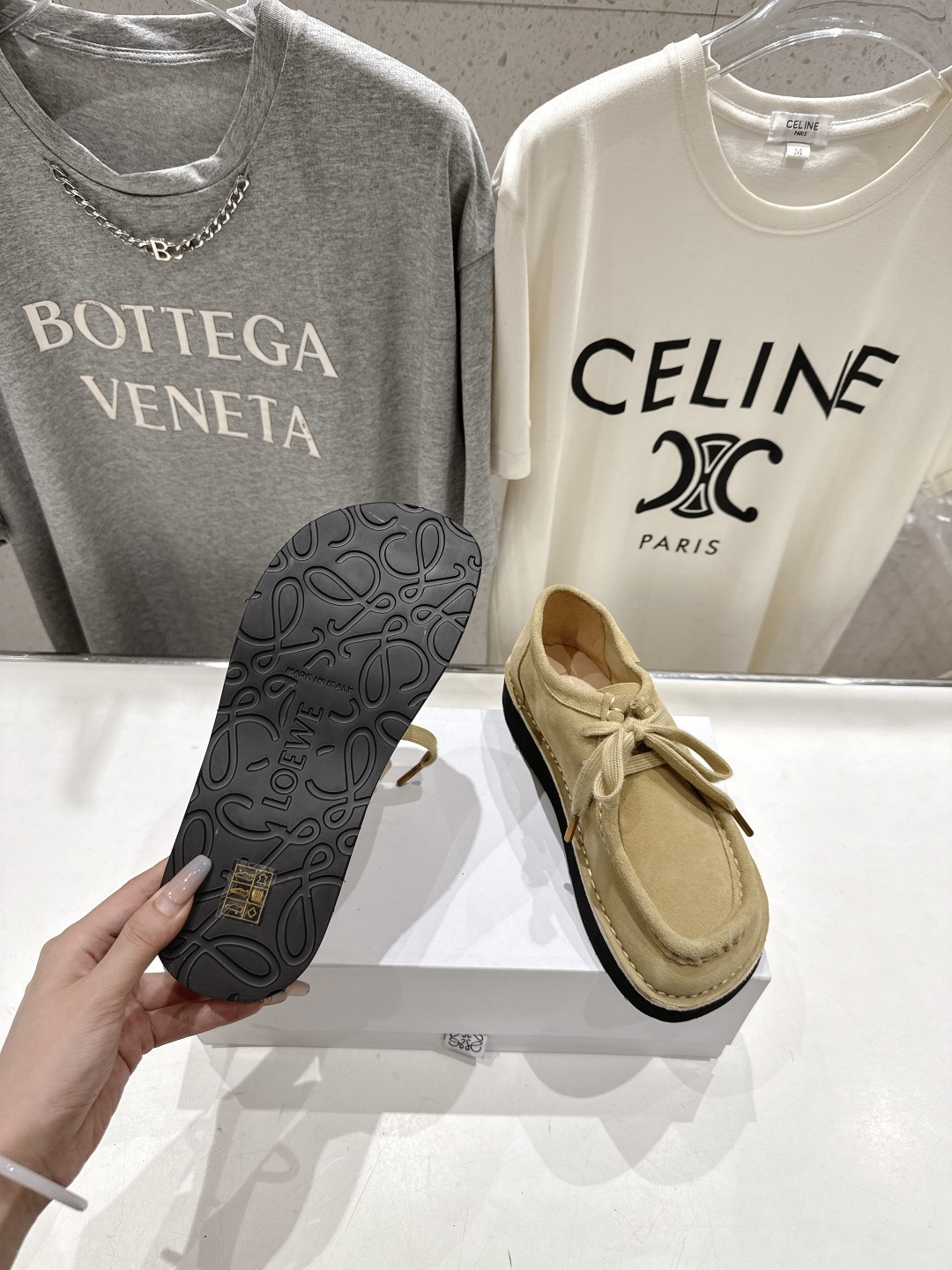 Bagsaaa L0ew* Faro lace-up in suede calfskin beige