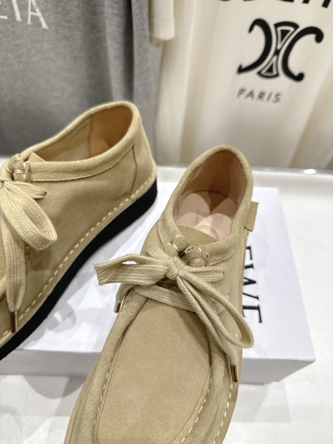 Bagsaaa L0ew* Faro lace-up in suede calfskin beige