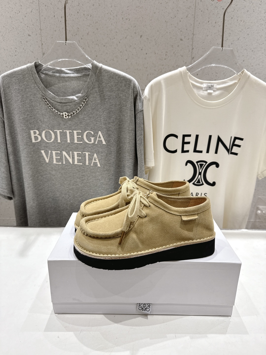 Bagsaaa L0ew* Faro lace-up in suede calfskin beige