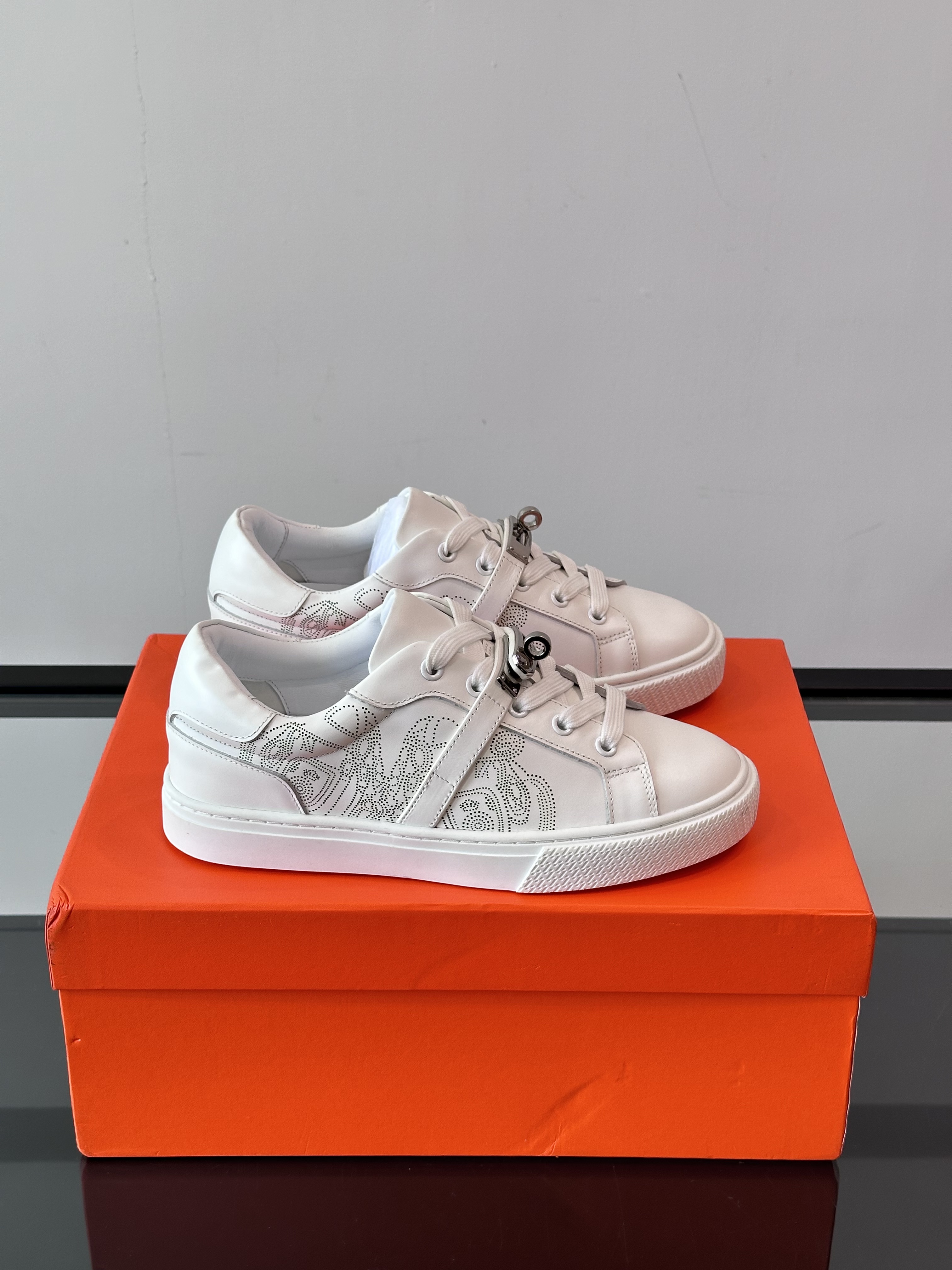 Bagsaaa H**me5 Day sneaker white
