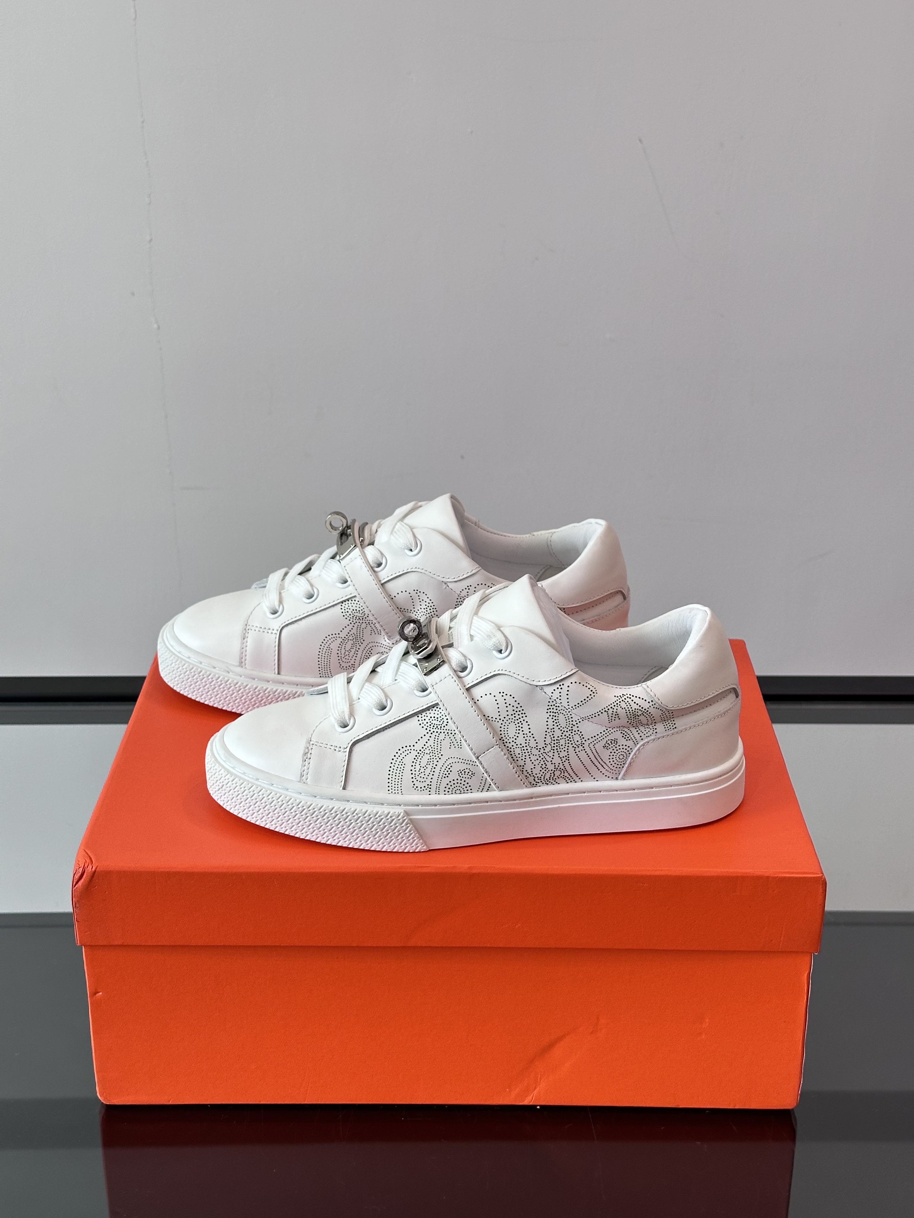 Bagsaaa H**me5 Day sneaker white