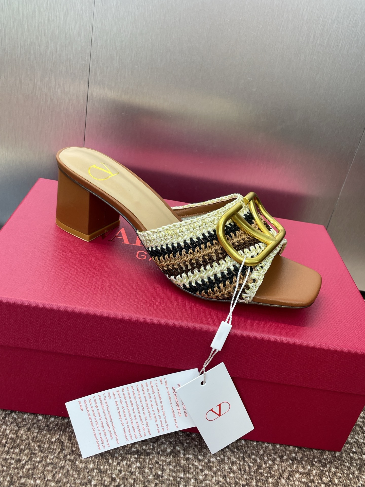 Bagsaaa Va1e*ntin0 Garavani VLogo Signature crochet mules