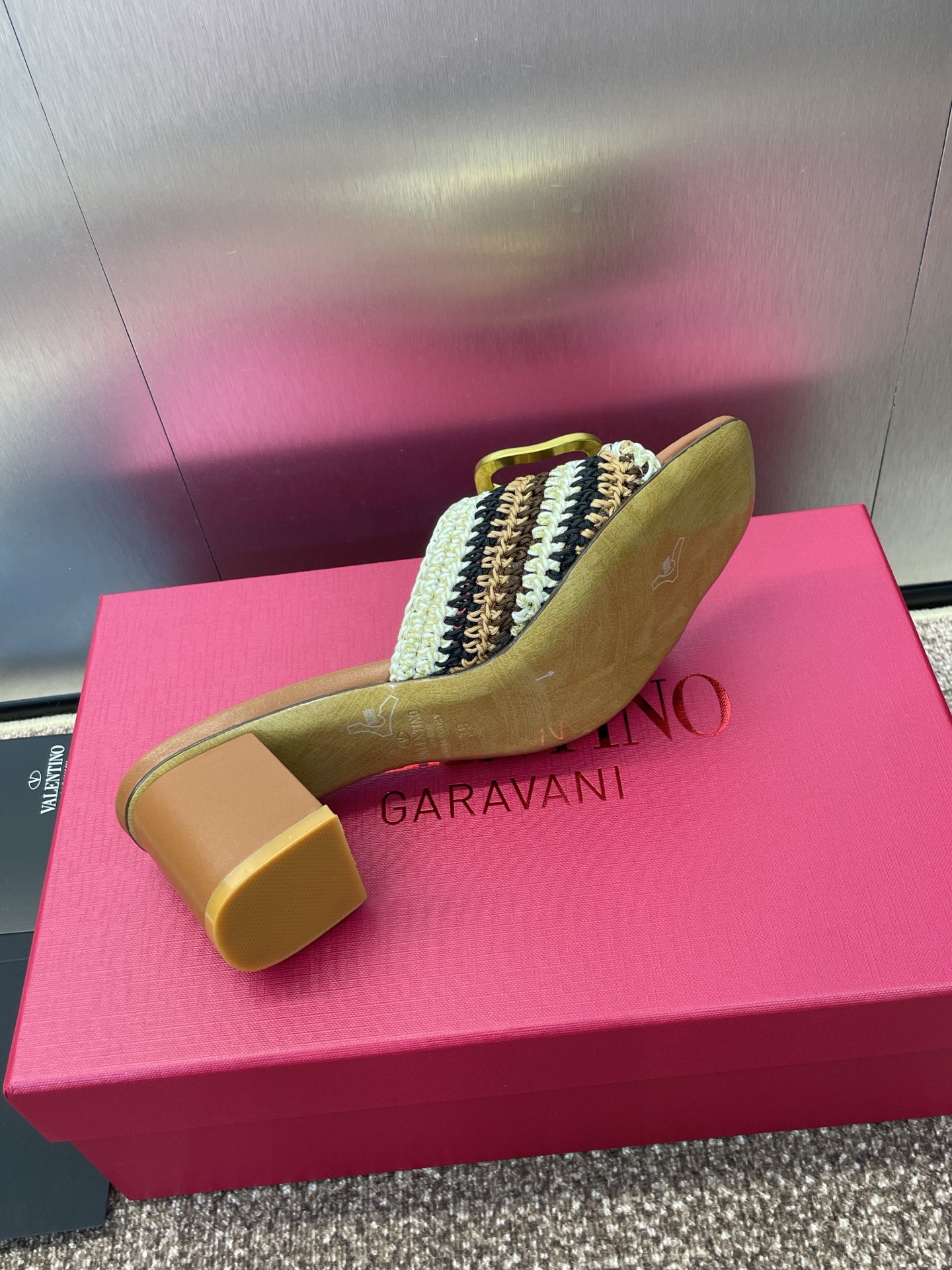 Bagsaaa Va1e*ntin0 Garavani VLogo Signature crochet mules