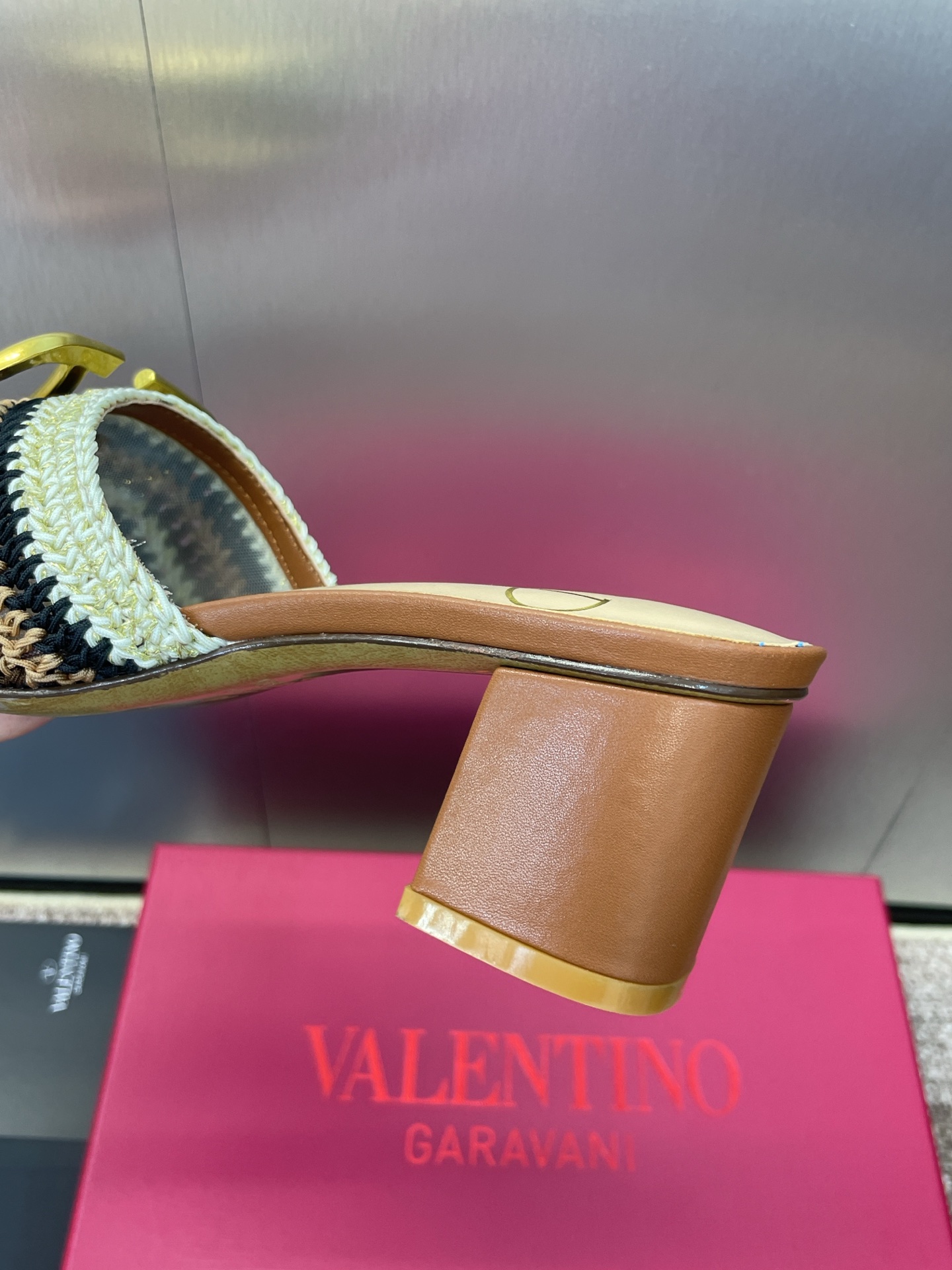 Bagsaaa Va1e*ntin0 Garavani VLogo Signature crochet mules