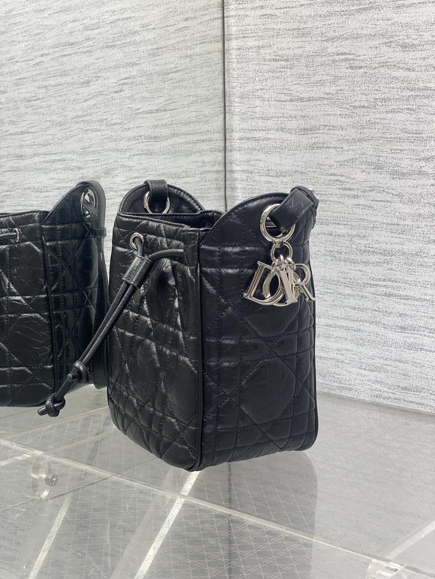 Bagsaaa D10r Small D-Motion Bag Black Macrocannage Crinkled Calfskin - 19.5cm